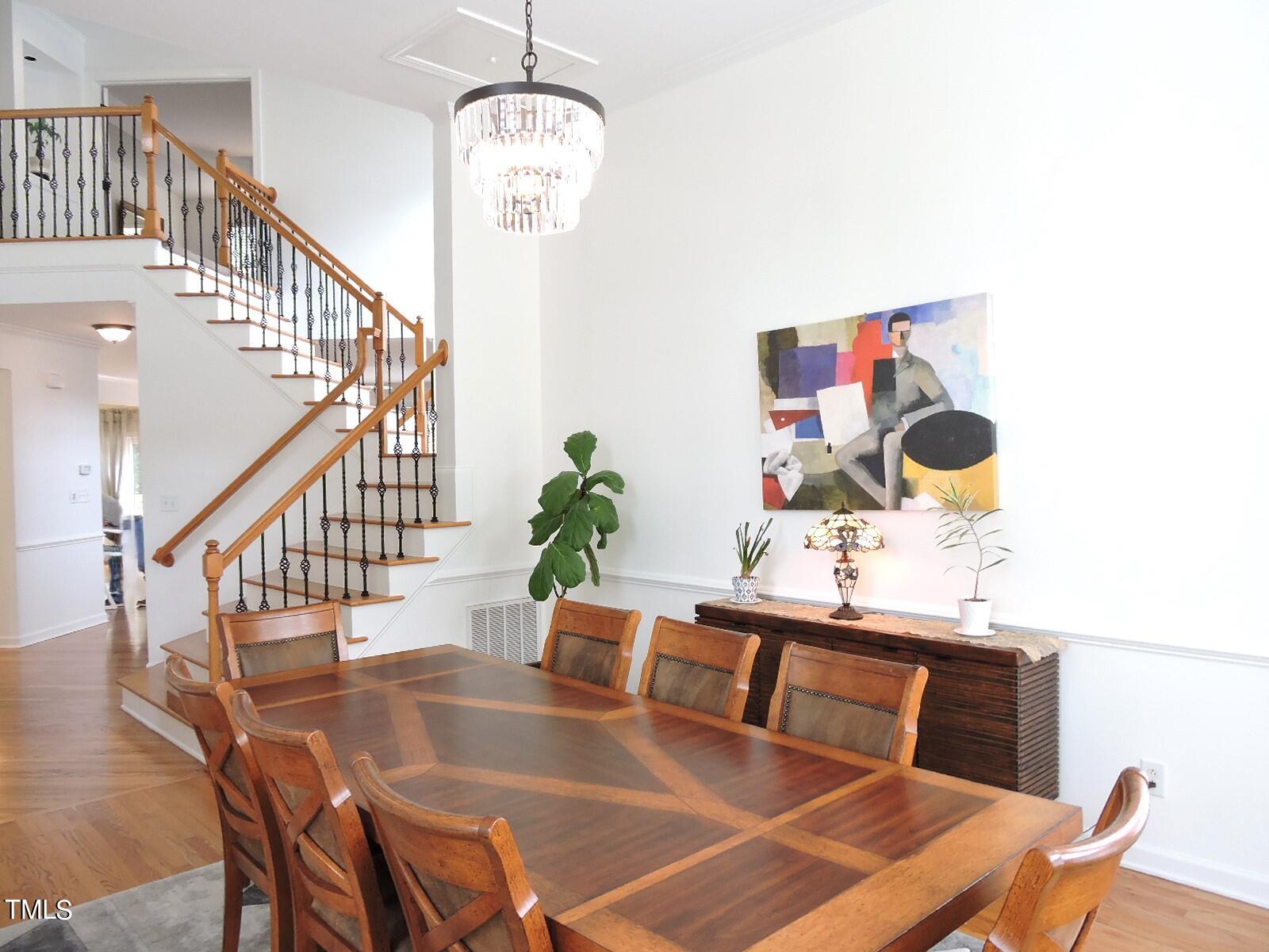 1008 Goldenview Court