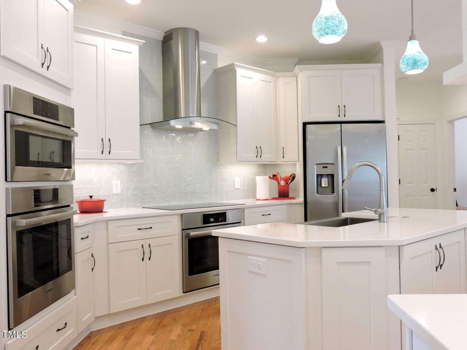 1008 Goldenview Court