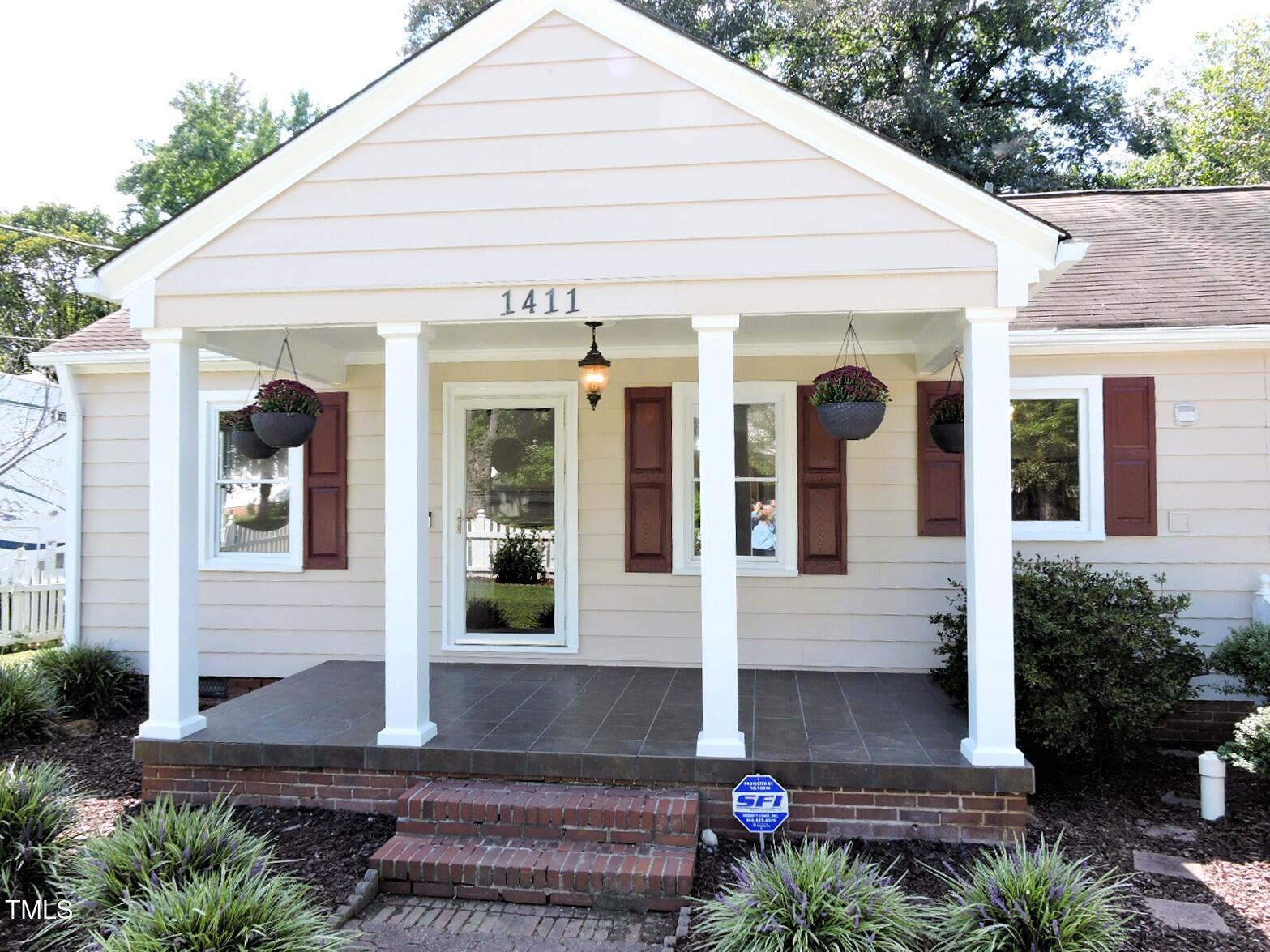 1411 Leon Street