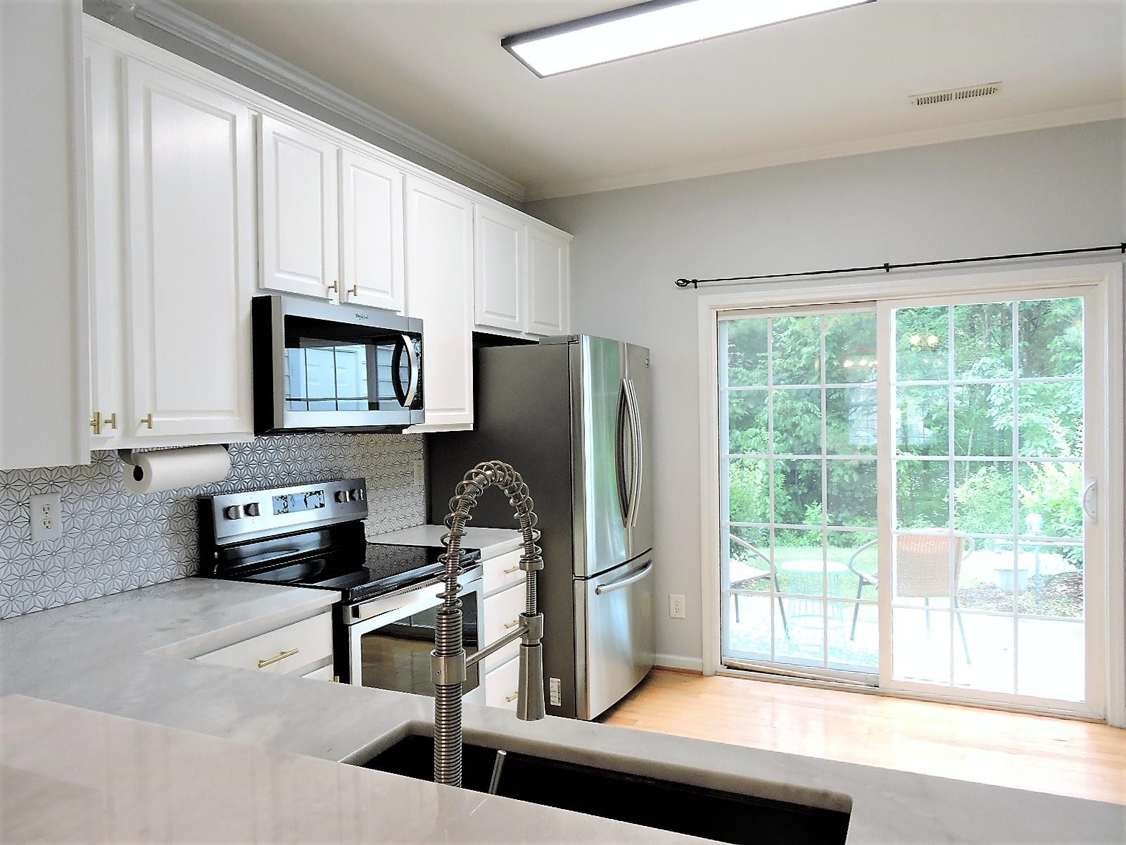 3811 Ramblewood Avenue