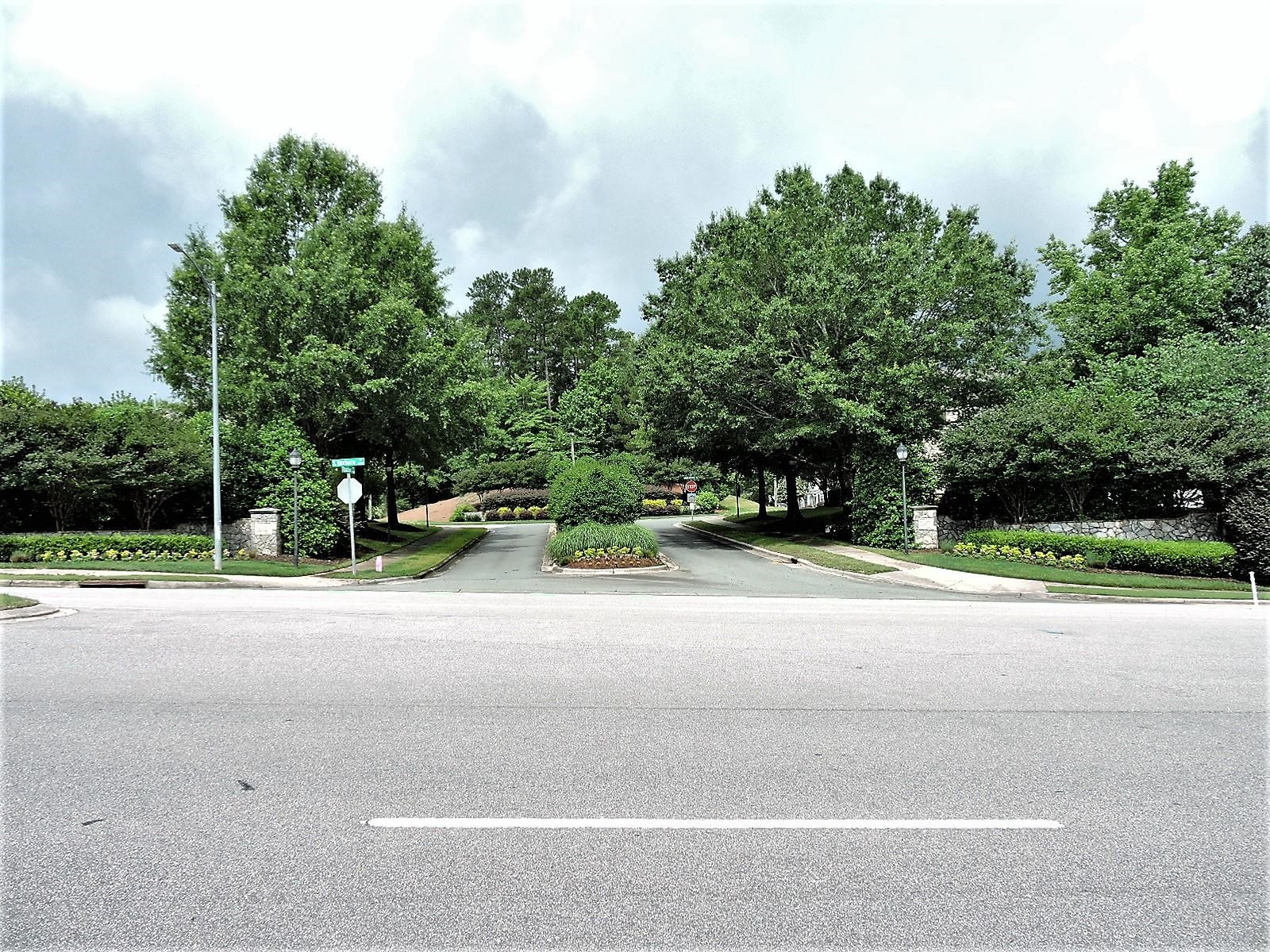 3811 Ramblewood Avenue