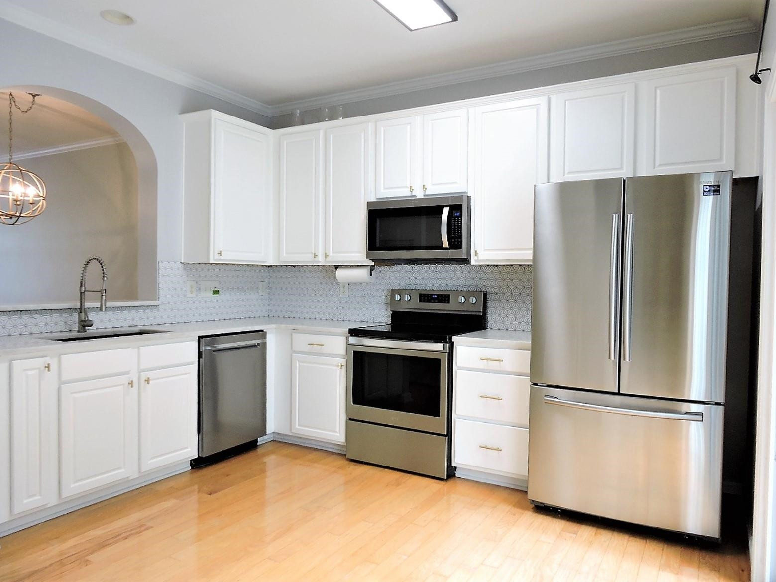 3811 Ramblewood Avenue