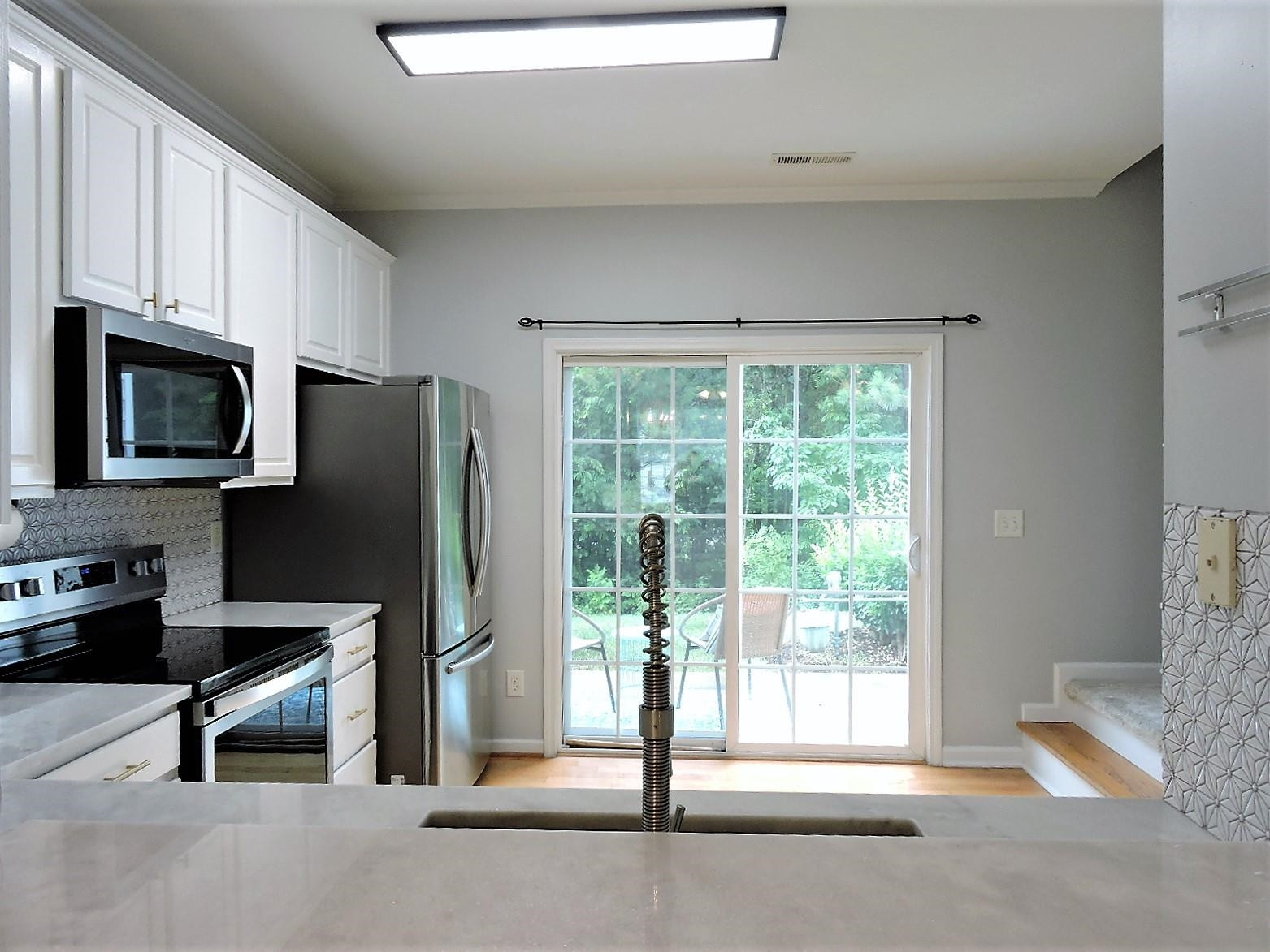 3811 Ramblewood Avenue