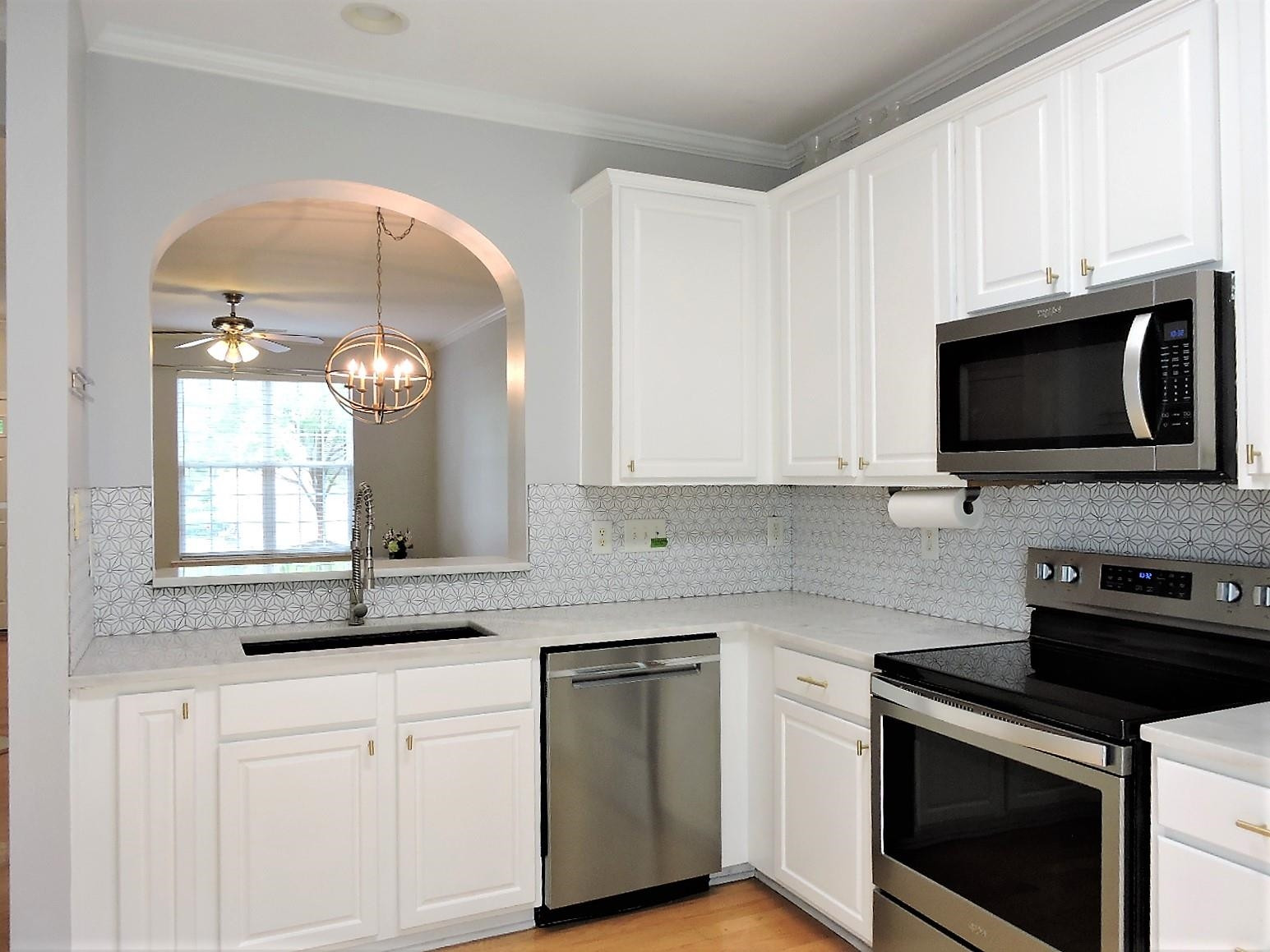 3811 Ramblewood Avenue