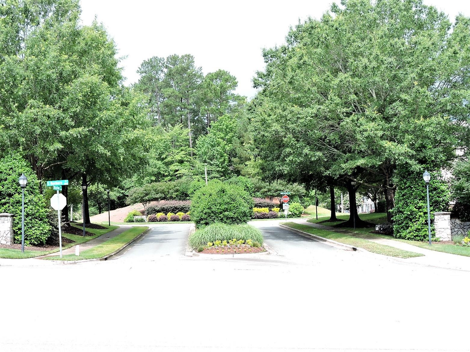 3811 Ramblewood Avenue