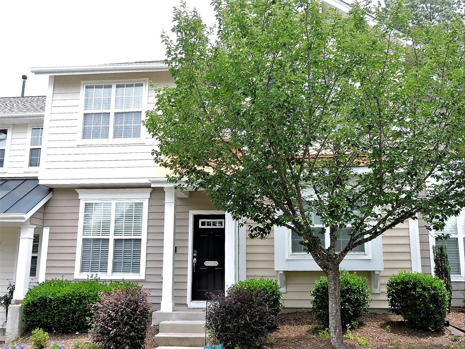 3811 Ramblewood Avenue