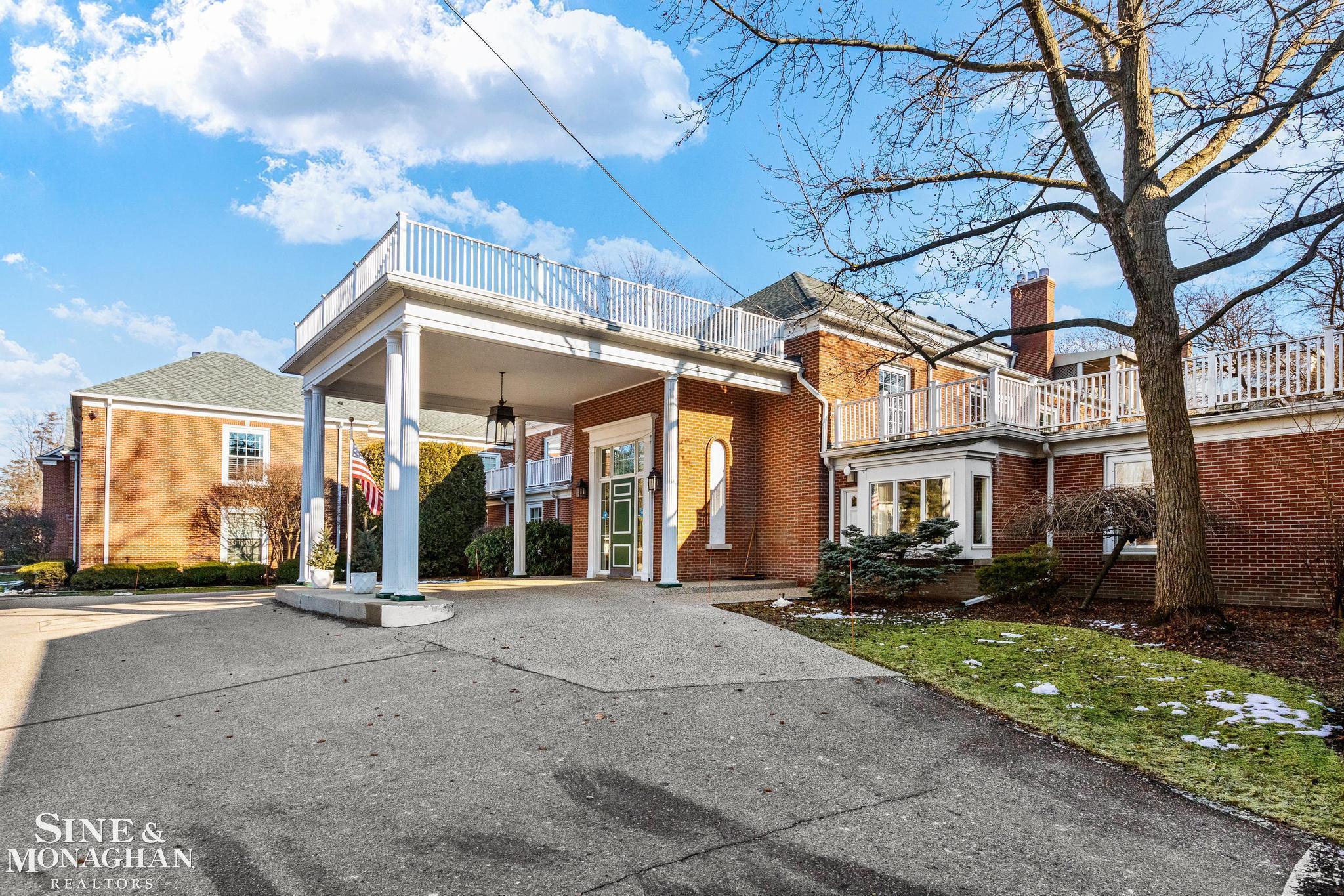 17111 E Jefferson Avenue # 19