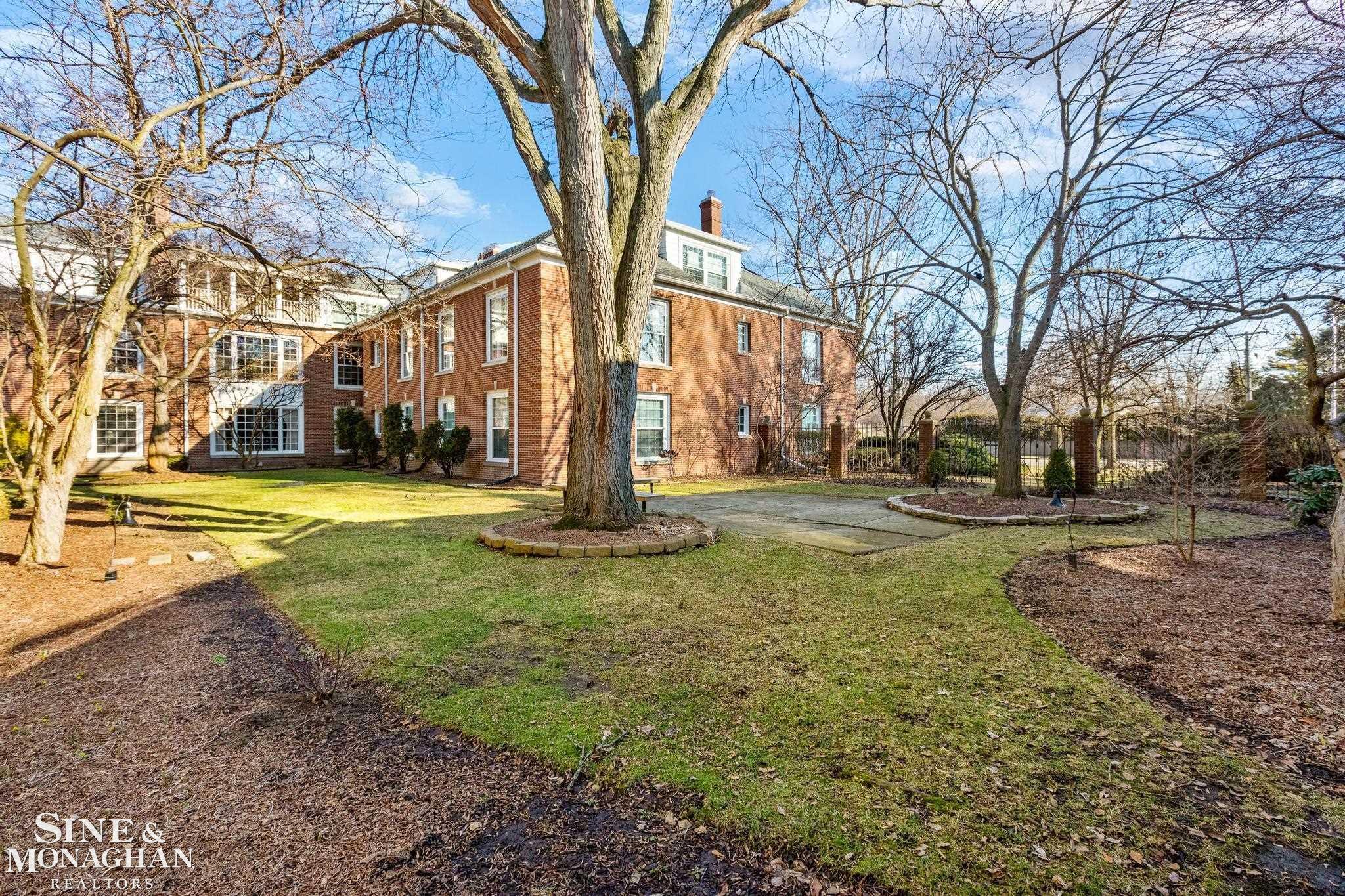 17111 E Jefferson Avenue # 19