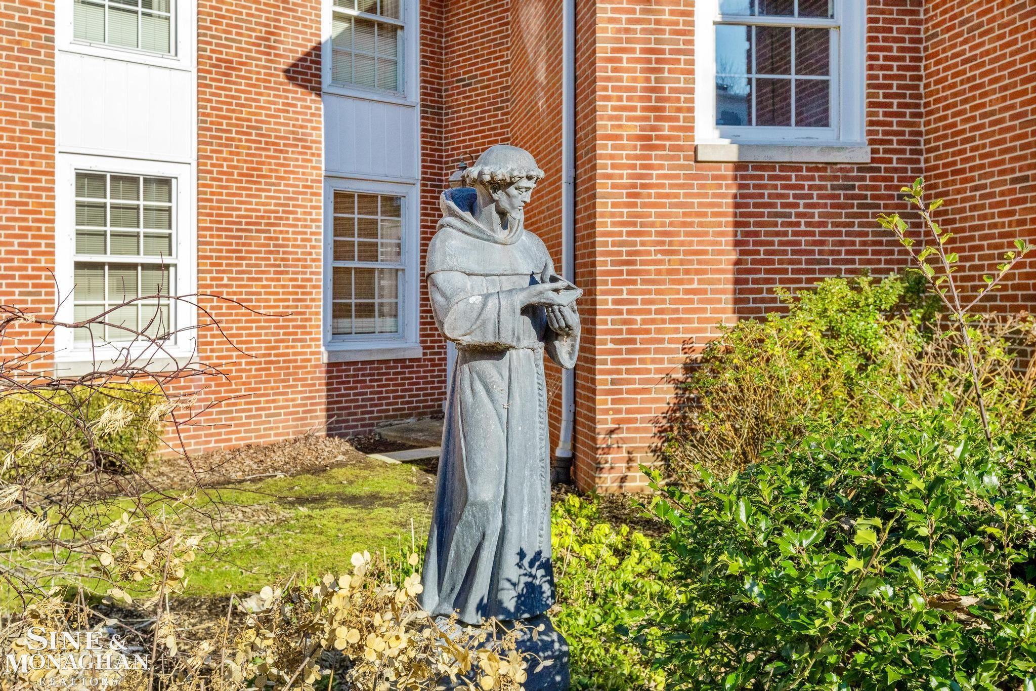 17111 E Jefferson Avenue # 19