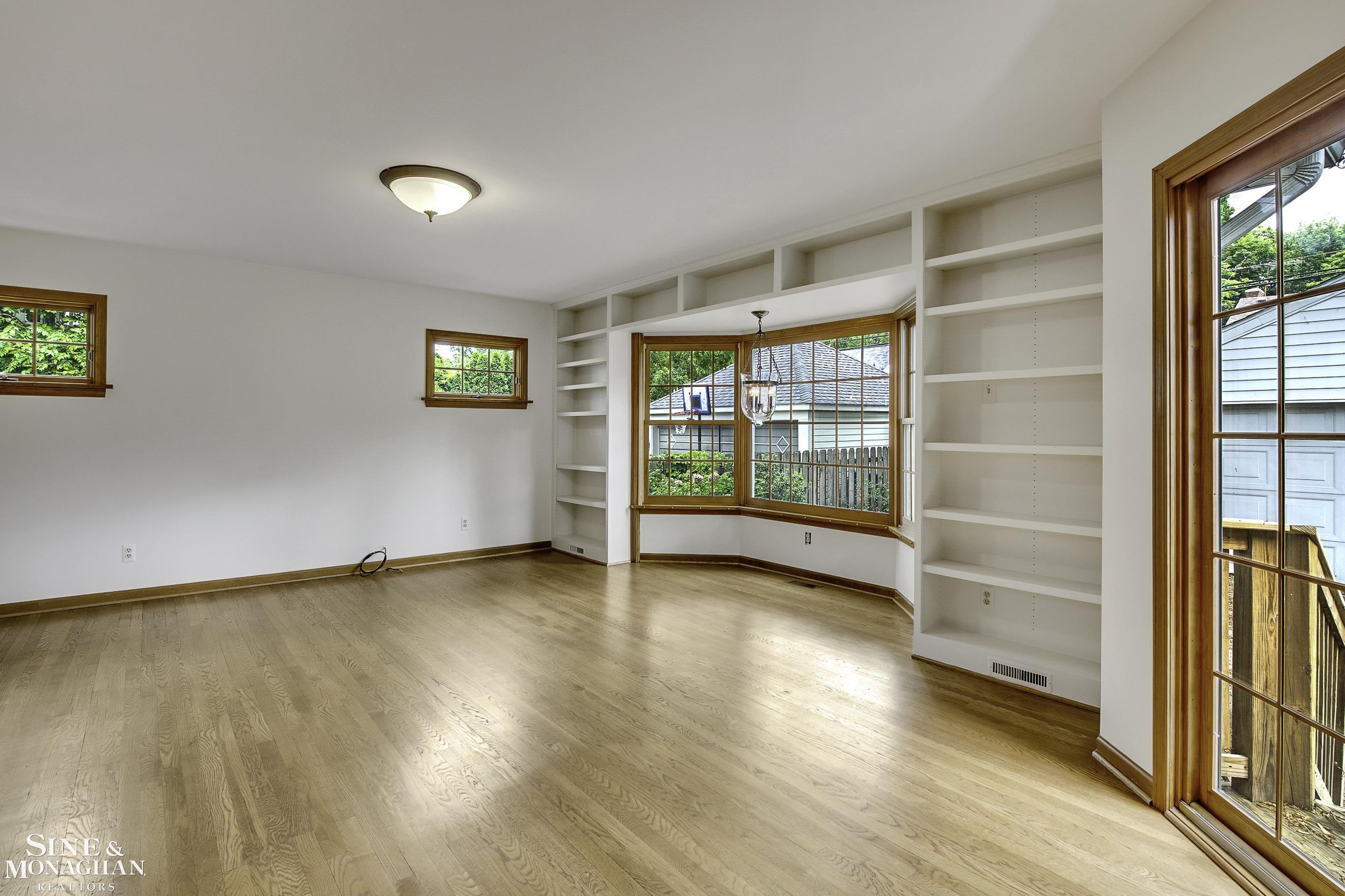 308 Merriweather Road