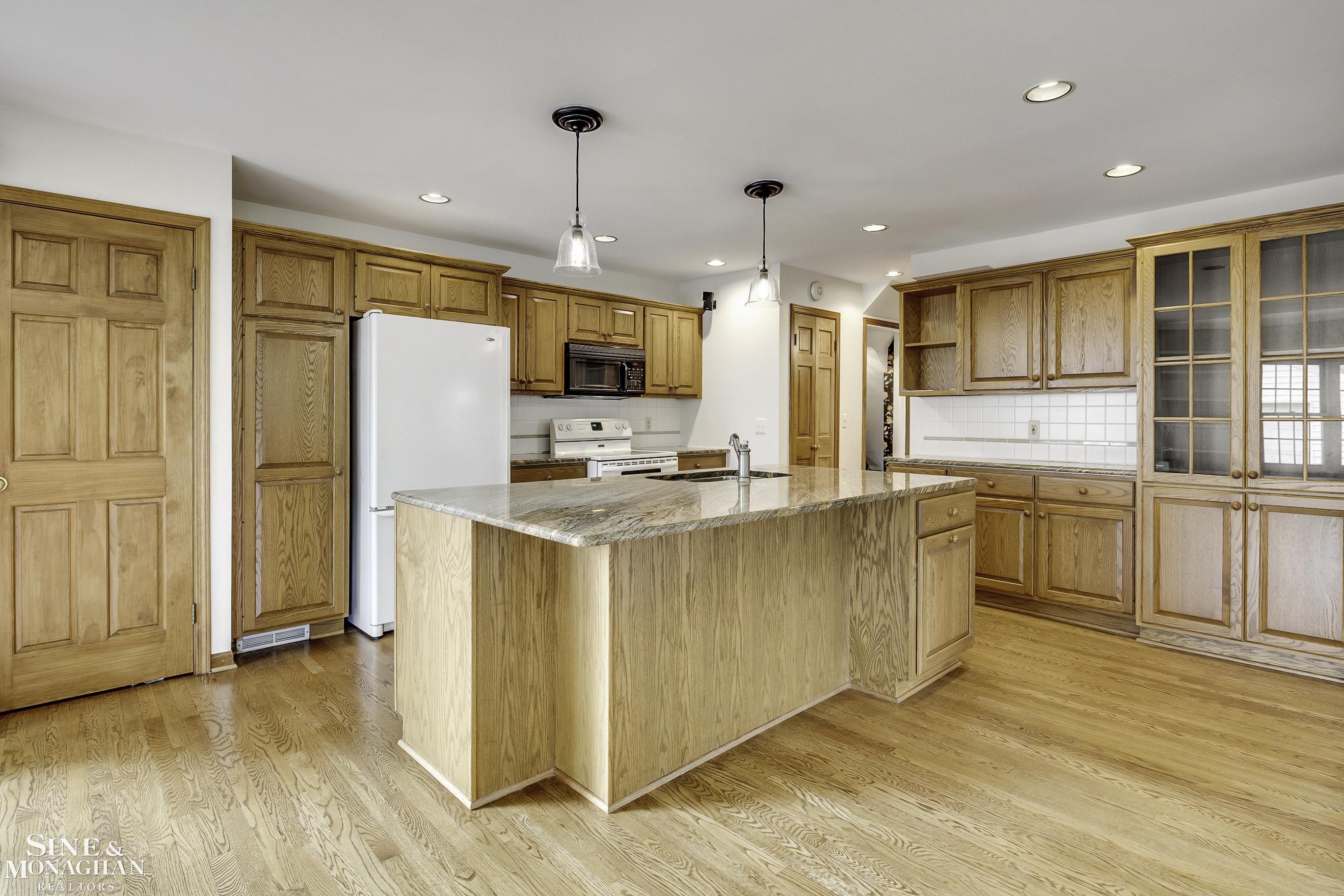 308 Merriweather Road