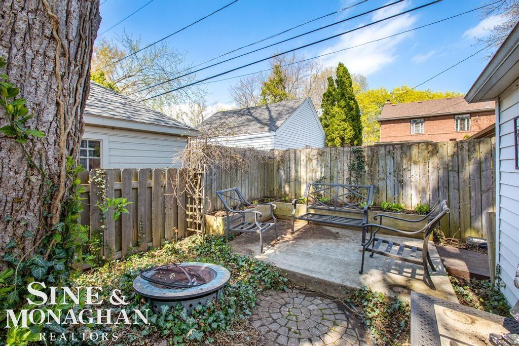 308 Merriweather Road