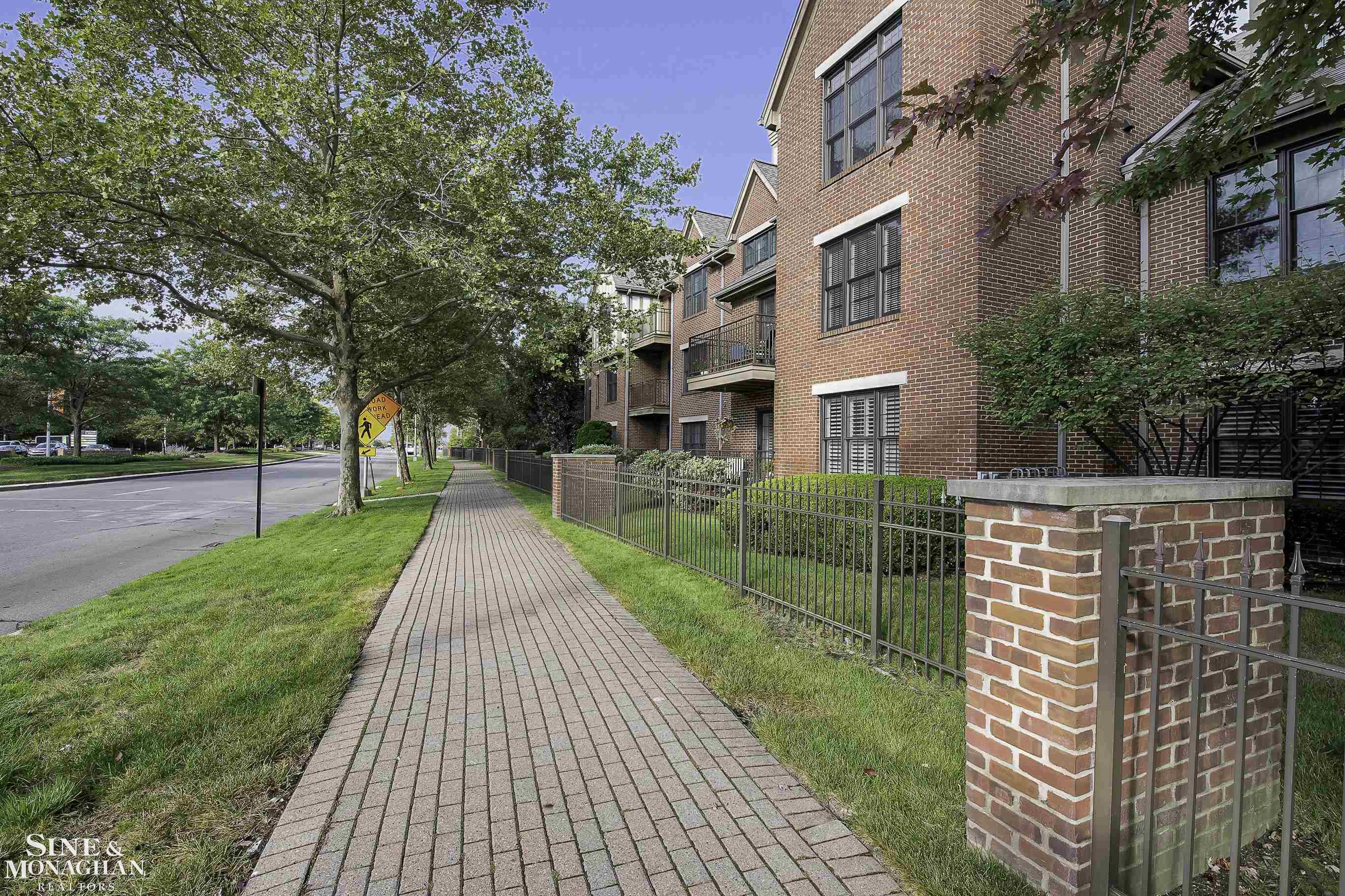 60 Pointe Park Place