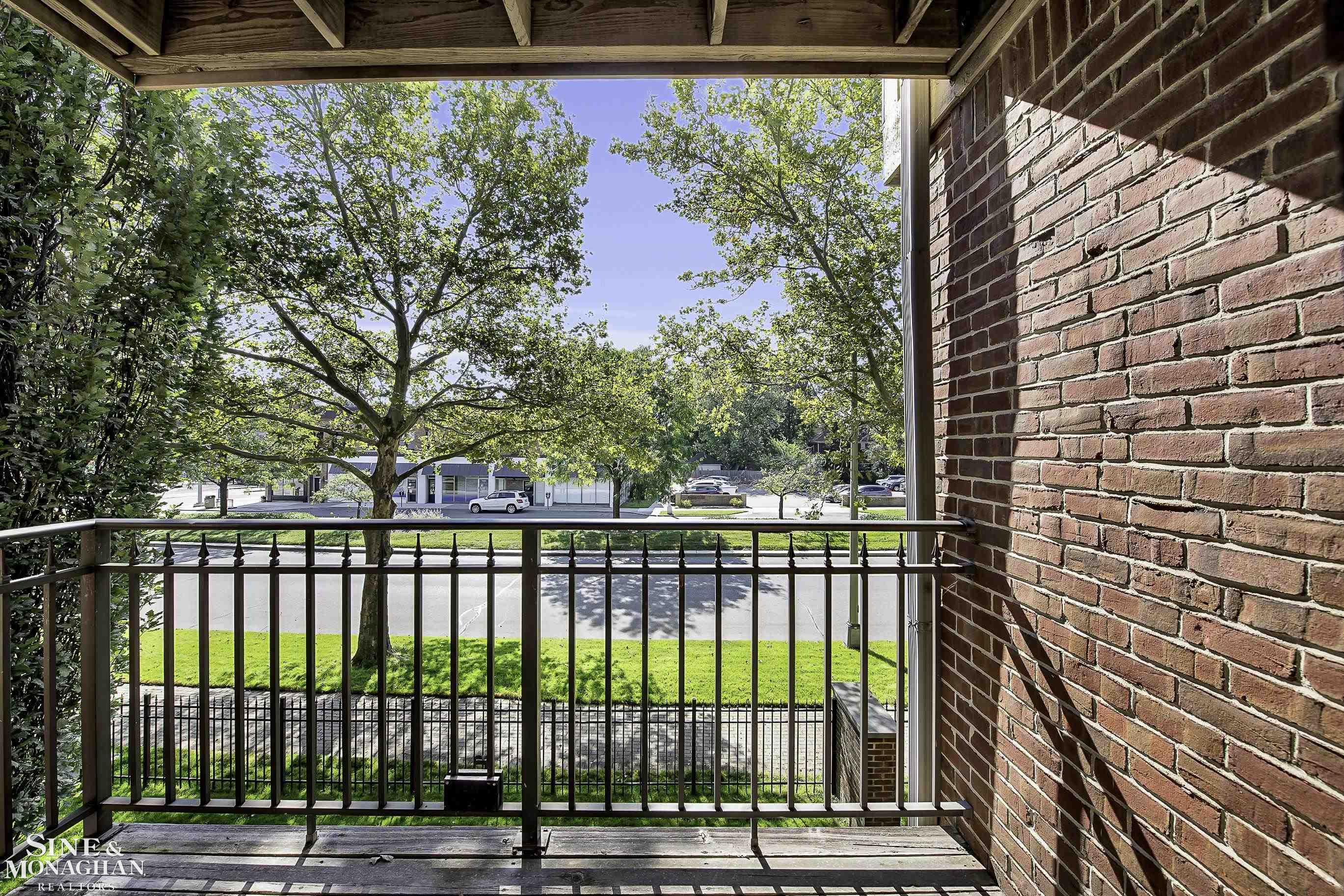 60 Pointe Park Place