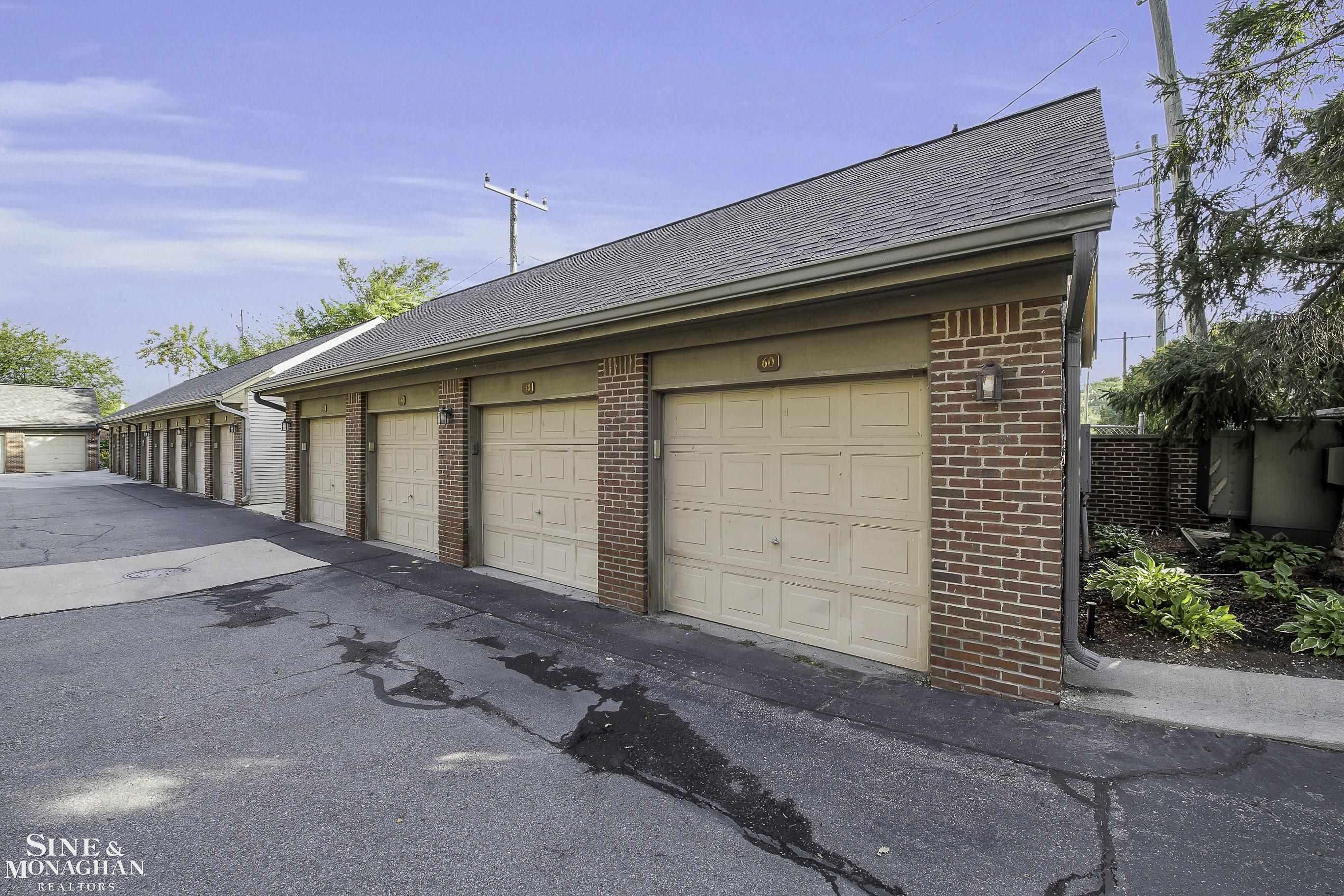 60 Pointe Park Place