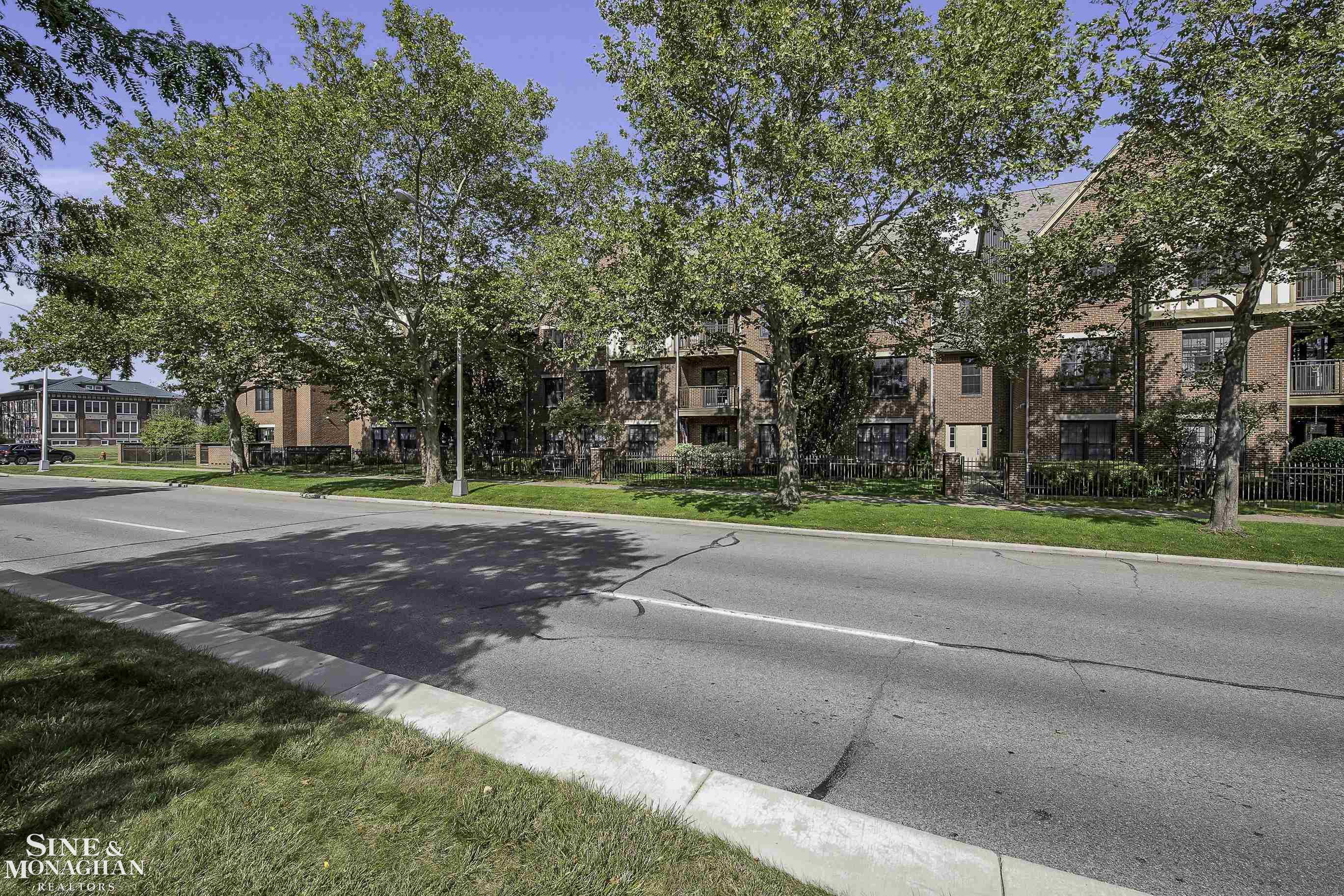 60 Pointe Park Place