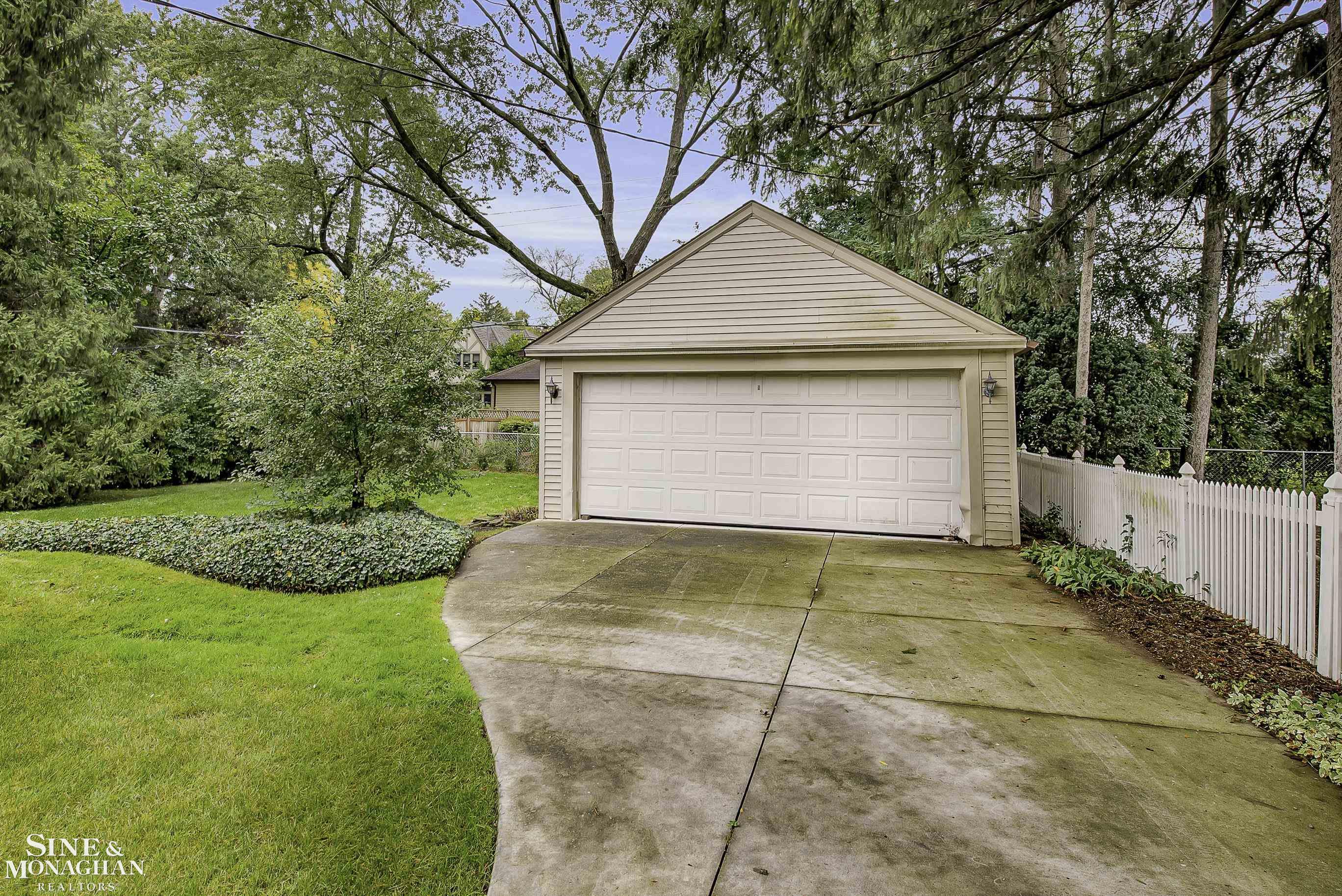 840 Rivard Boulevard