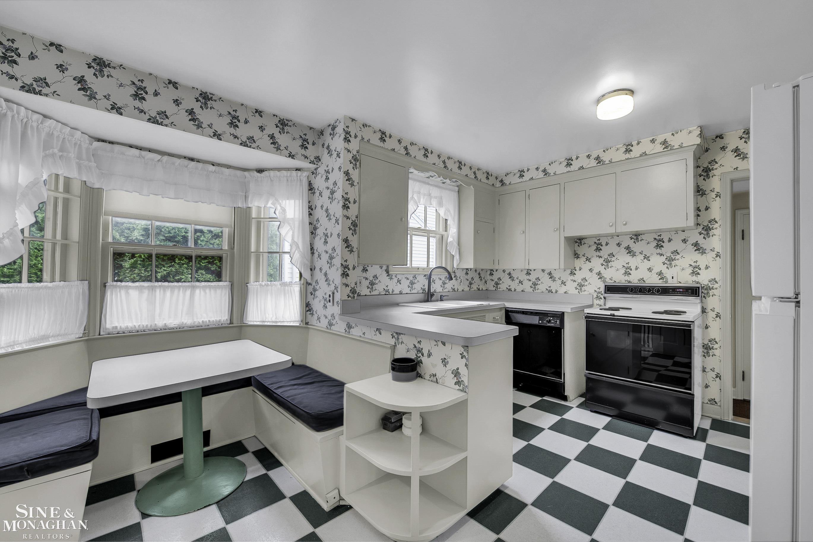 840 Rivard Boulevard