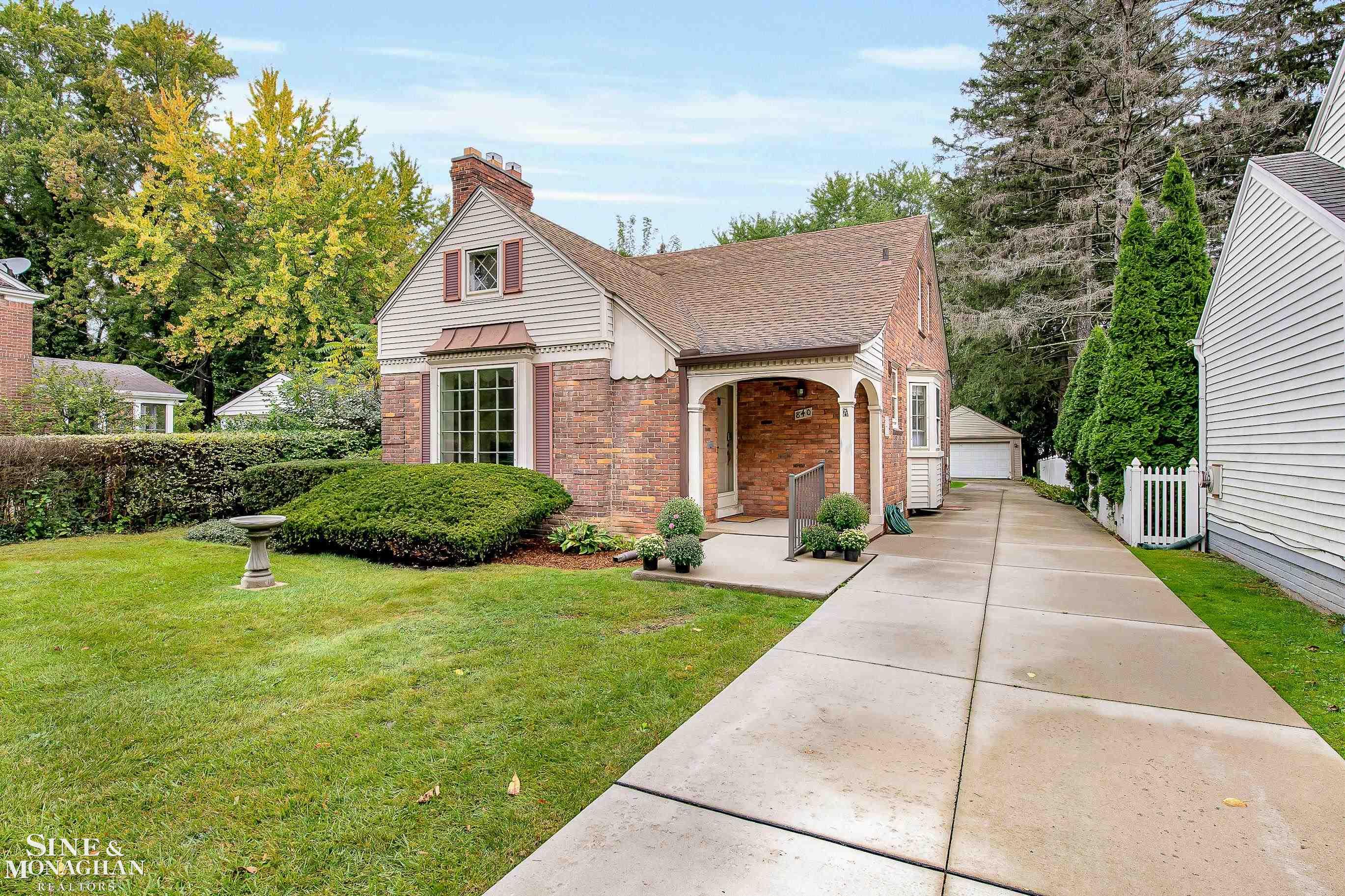 840 Rivard Boulevard