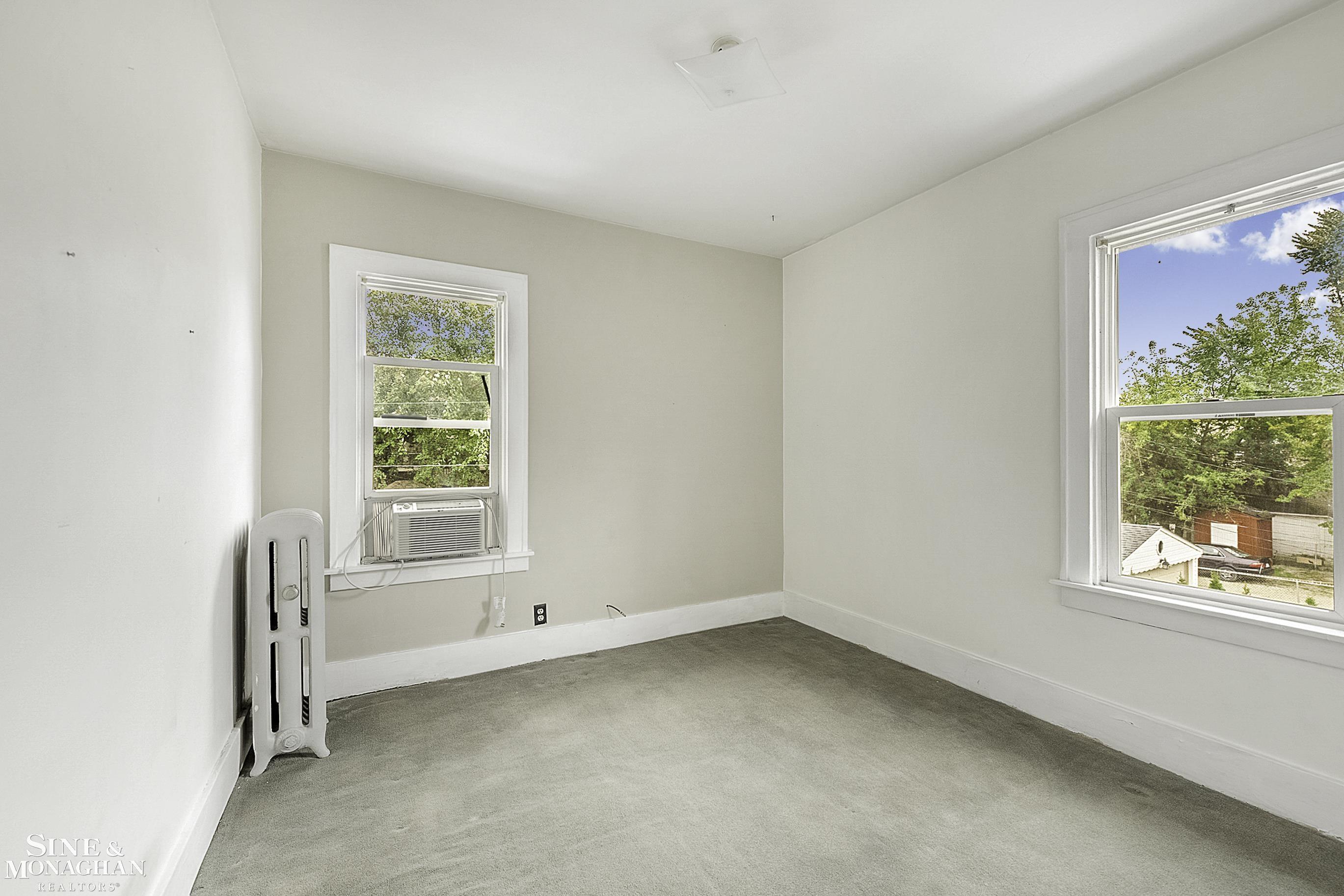 936 Beaconsfield Avenue