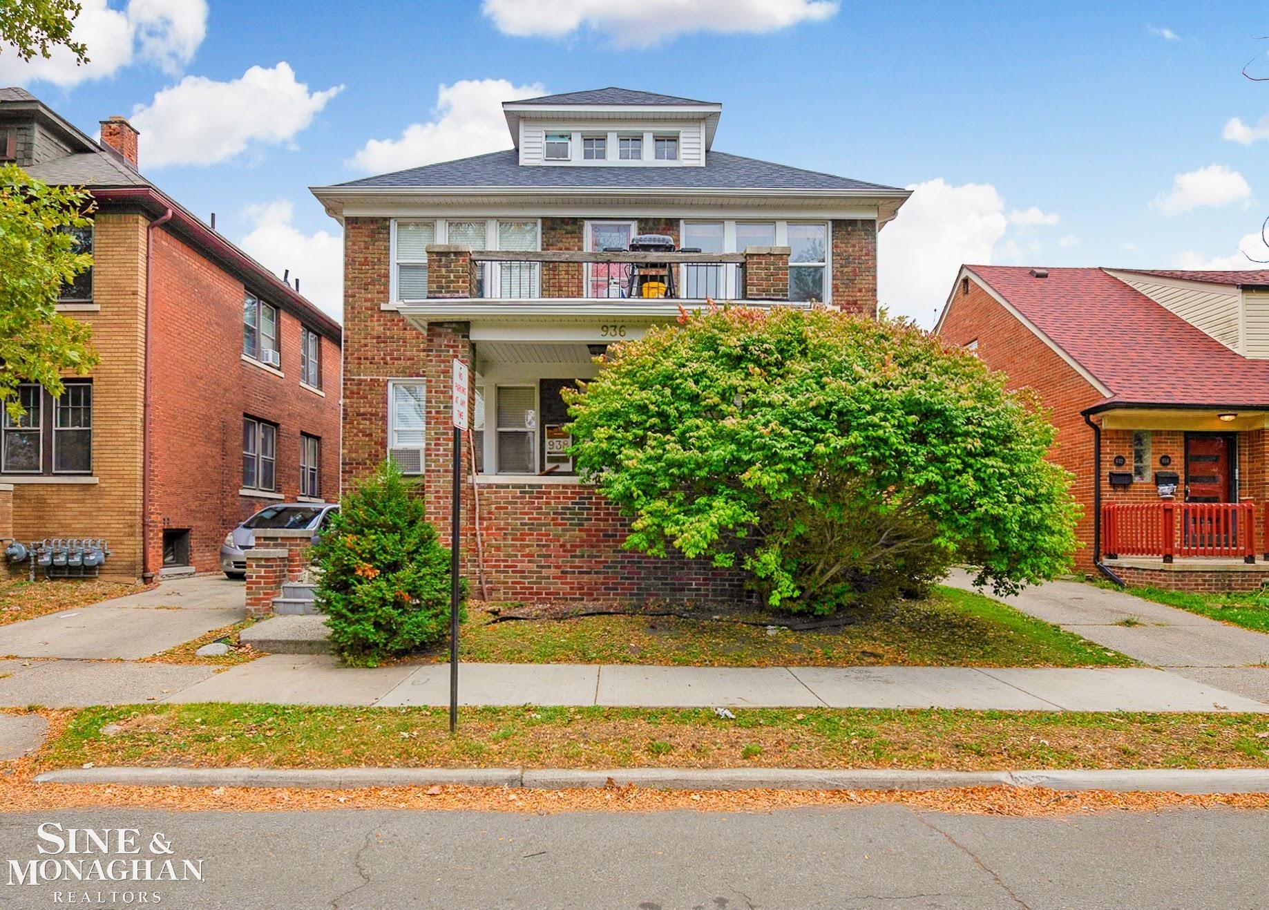 936 Beaconsfield Avenue