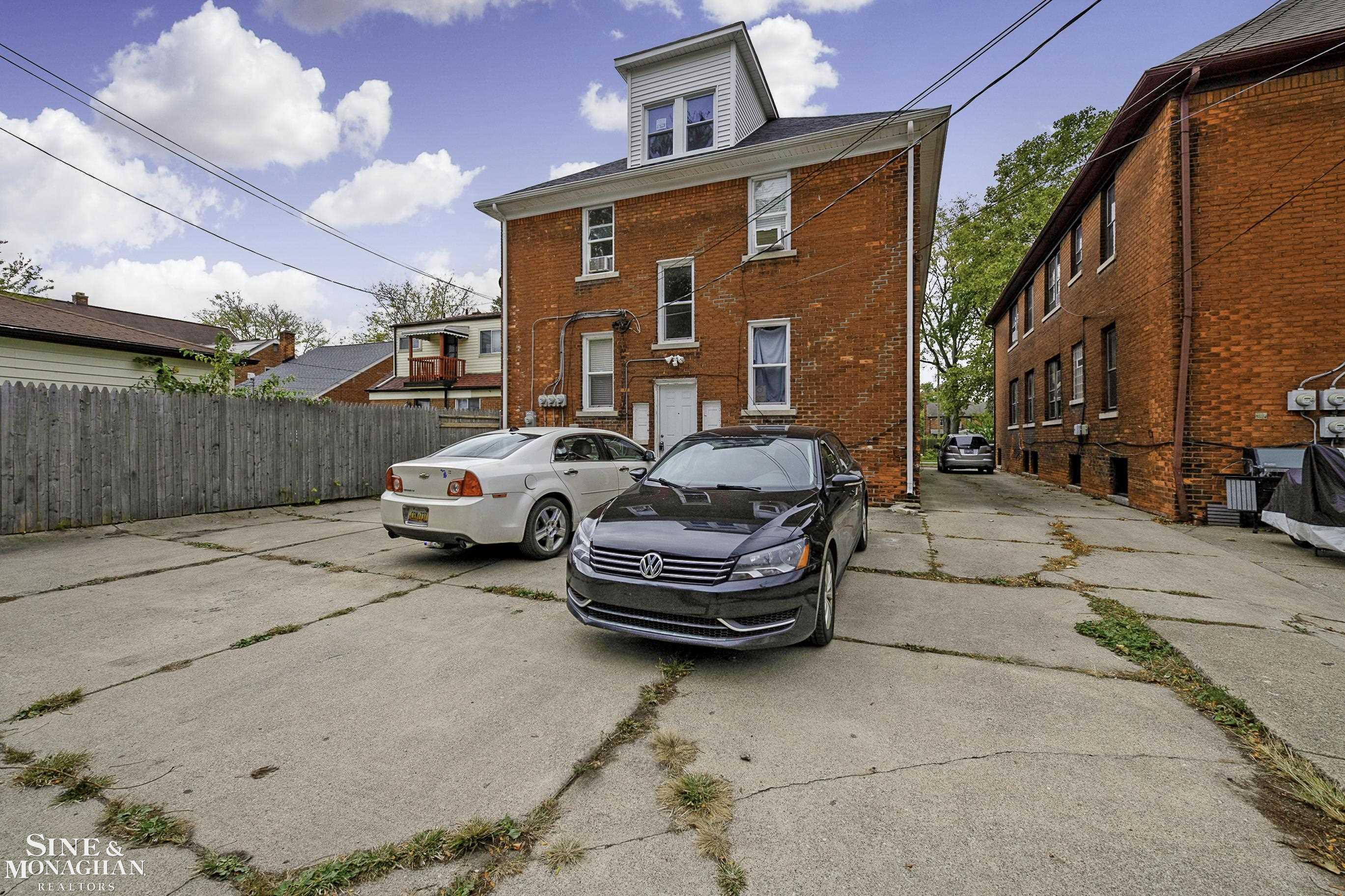 936 Beaconsfield Avenue