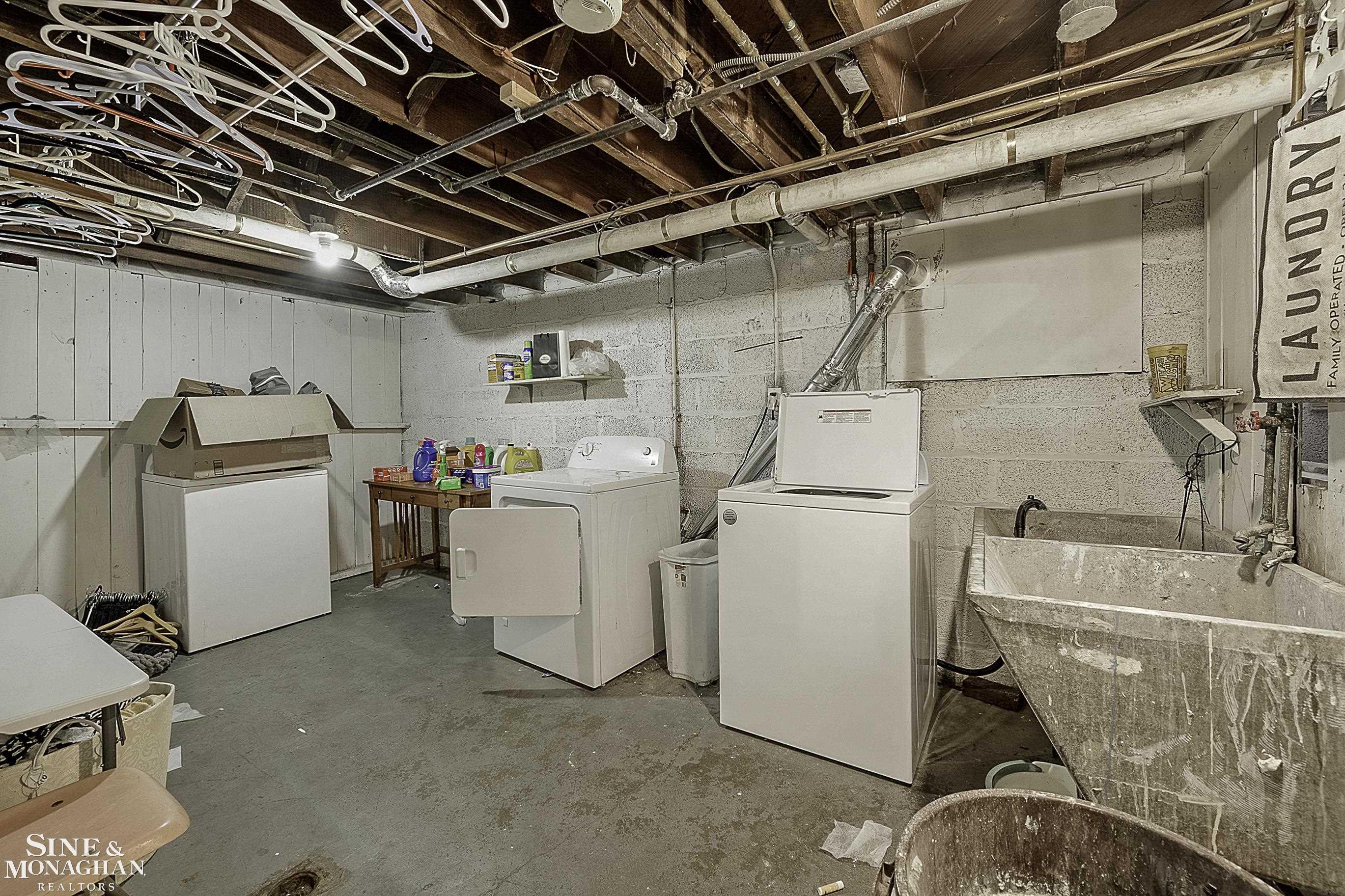 936 Beaconsfield Avenue