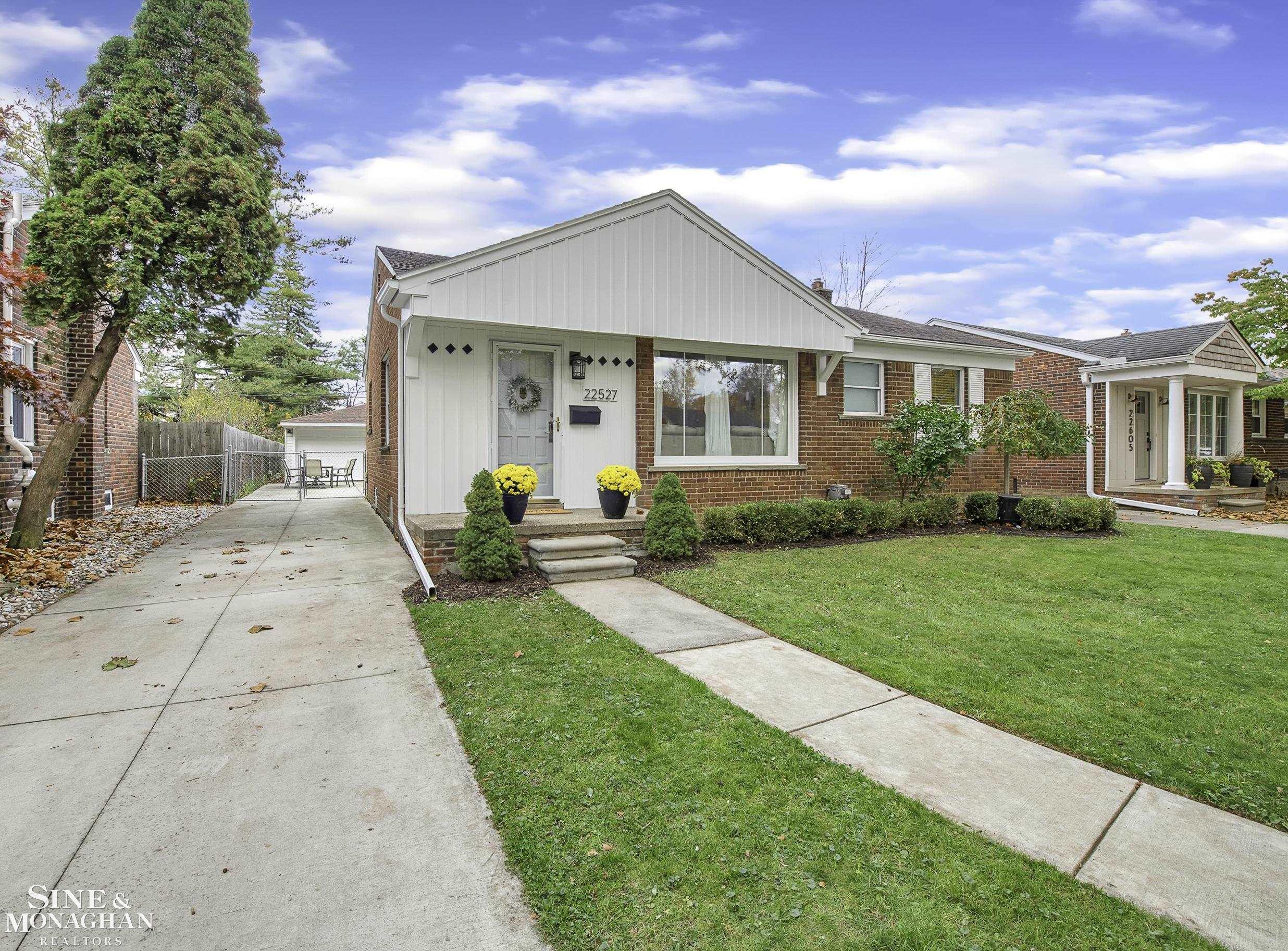 22527 Edgewood Street