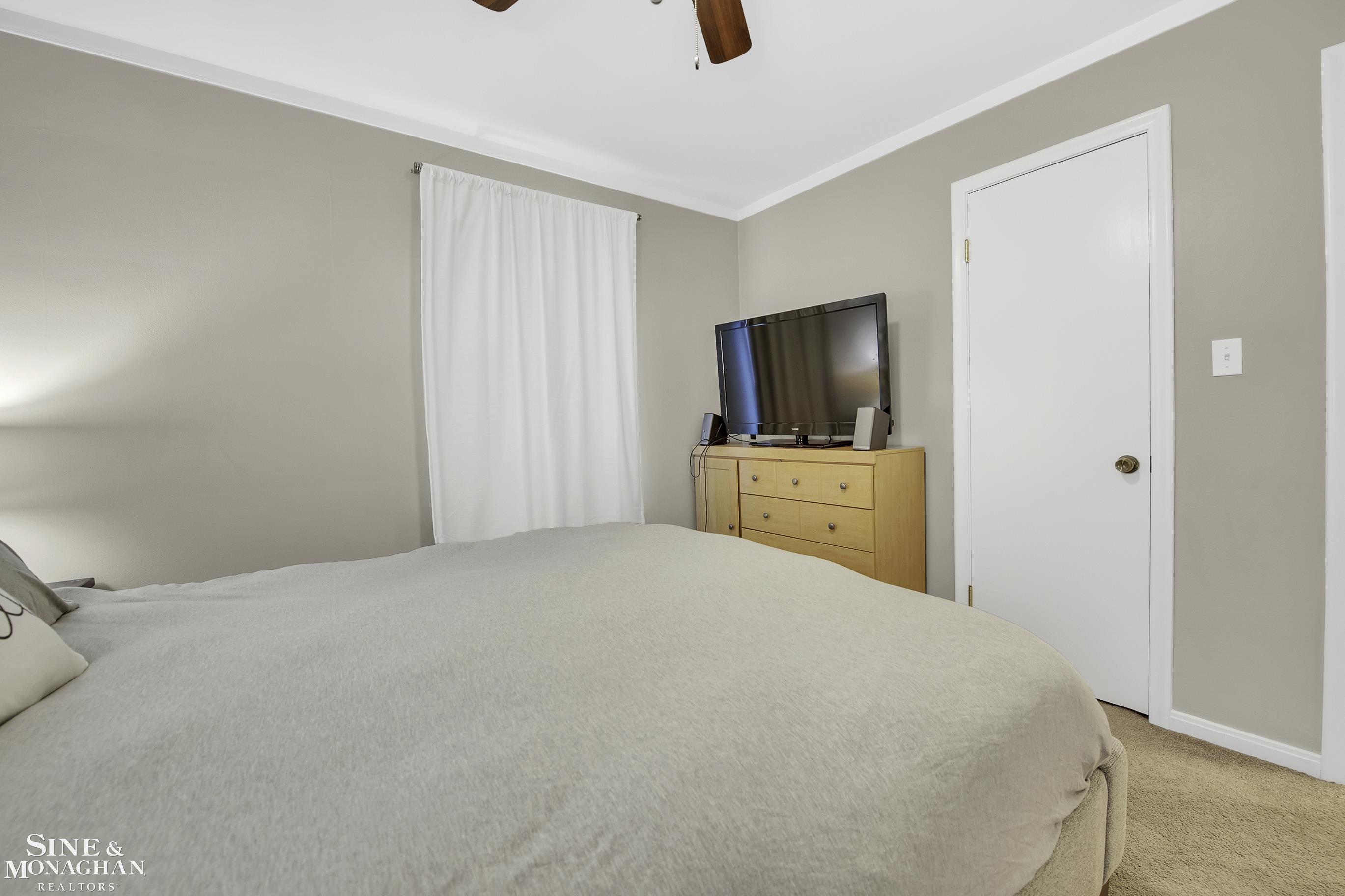 22527 Edgewood Street