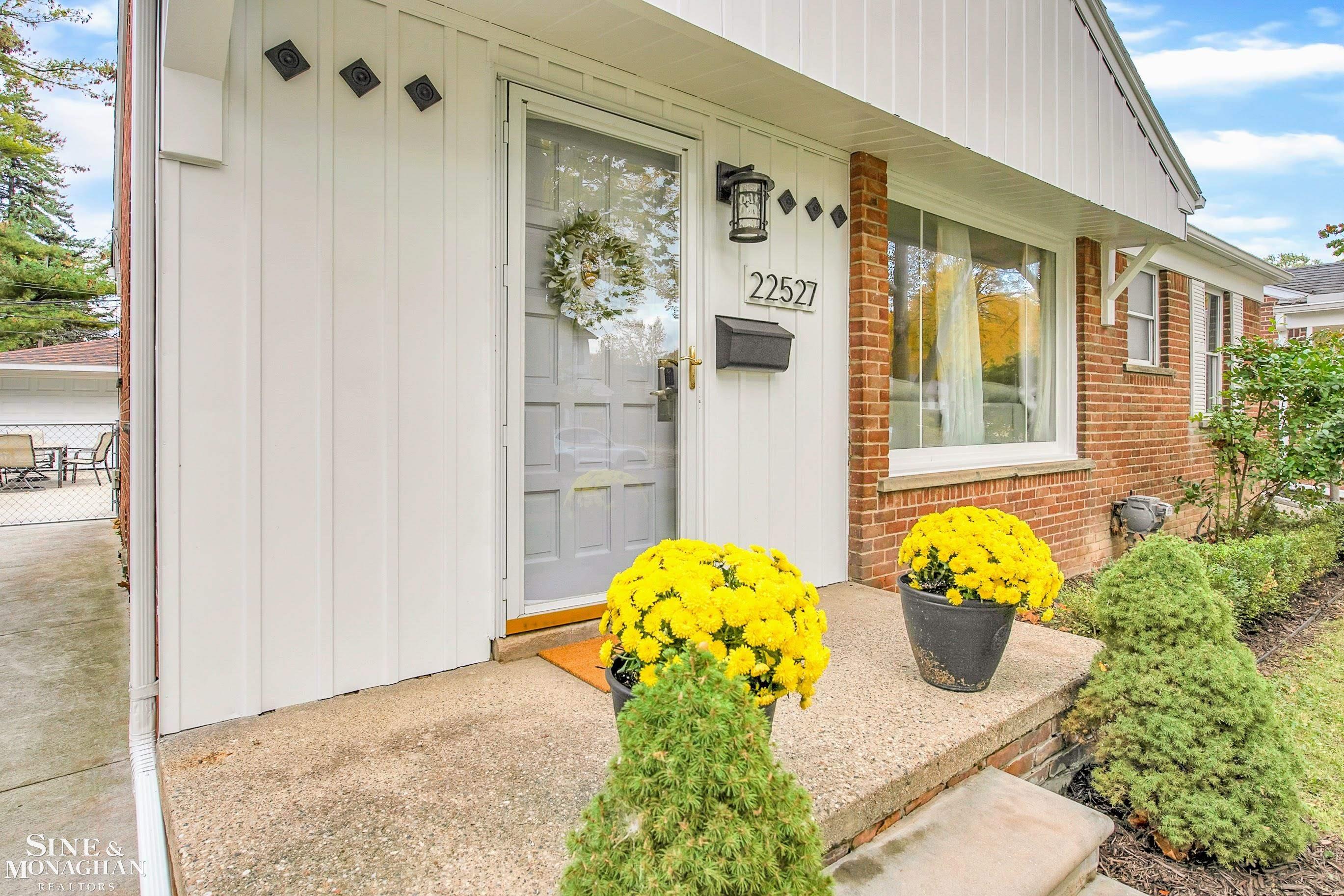 22527 Edgewood Street