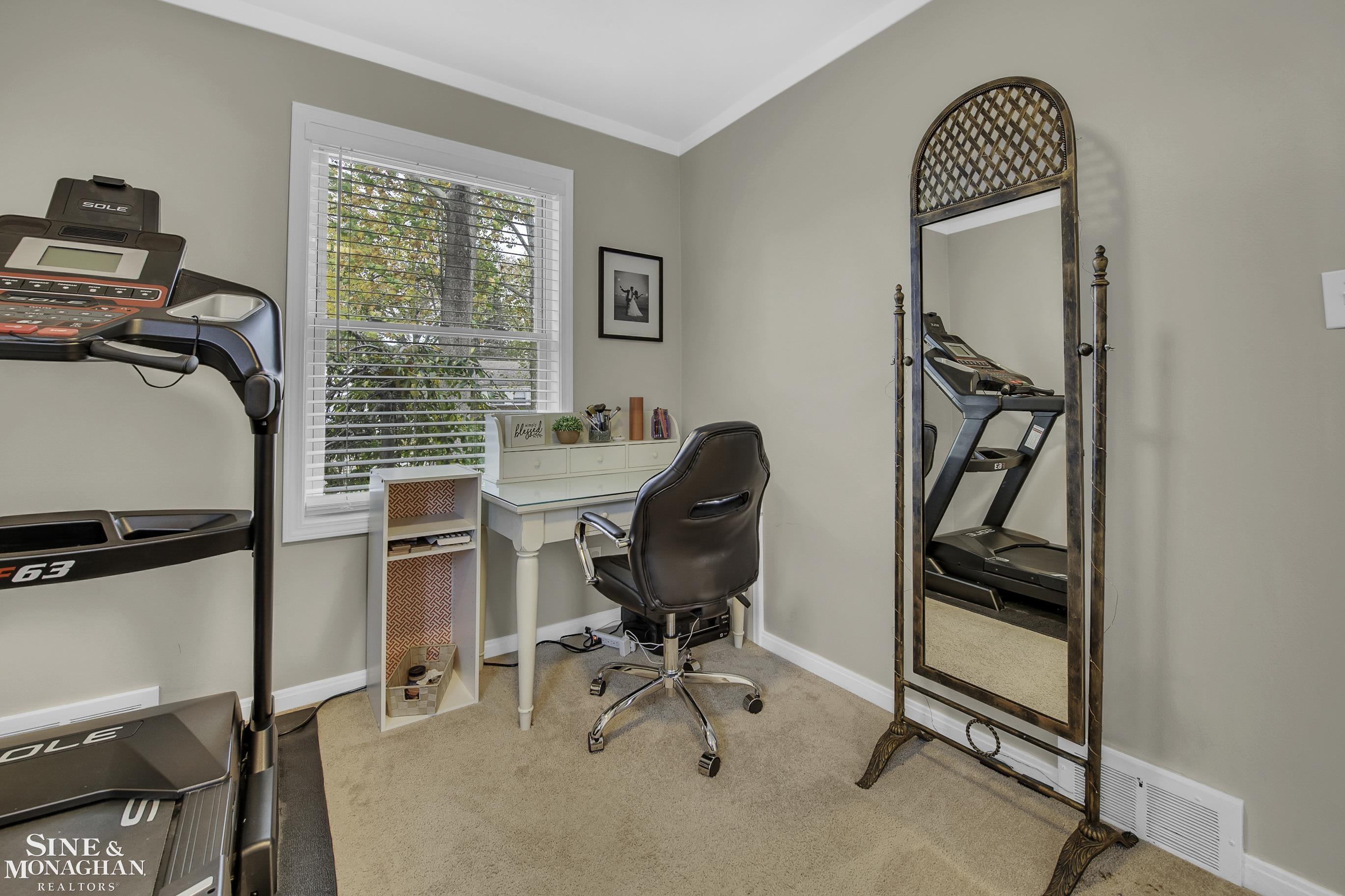 22527 Edgewood Street