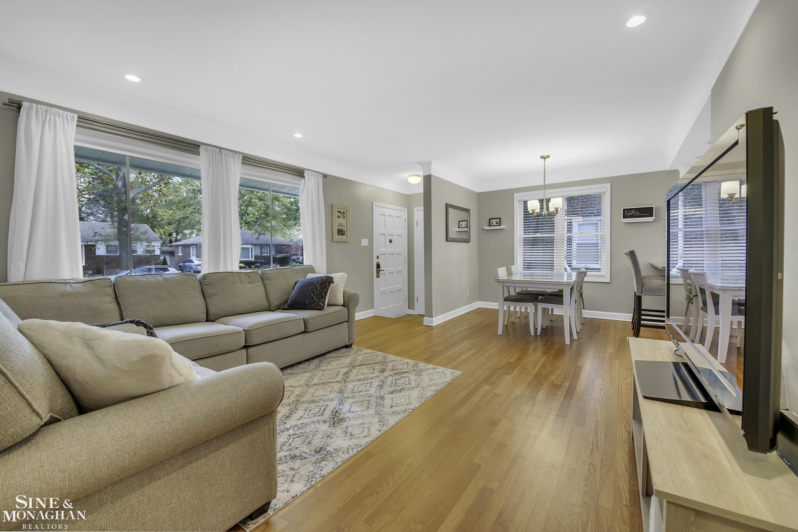 22527 Edgewood Street