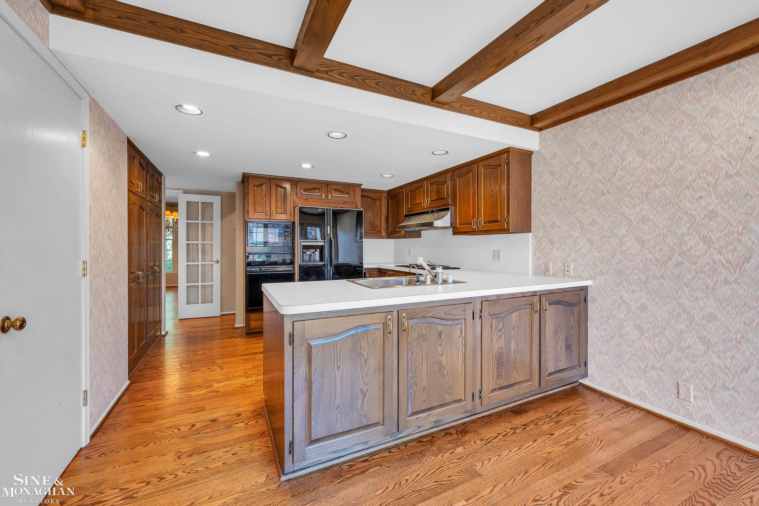 54 Willow Tree Place