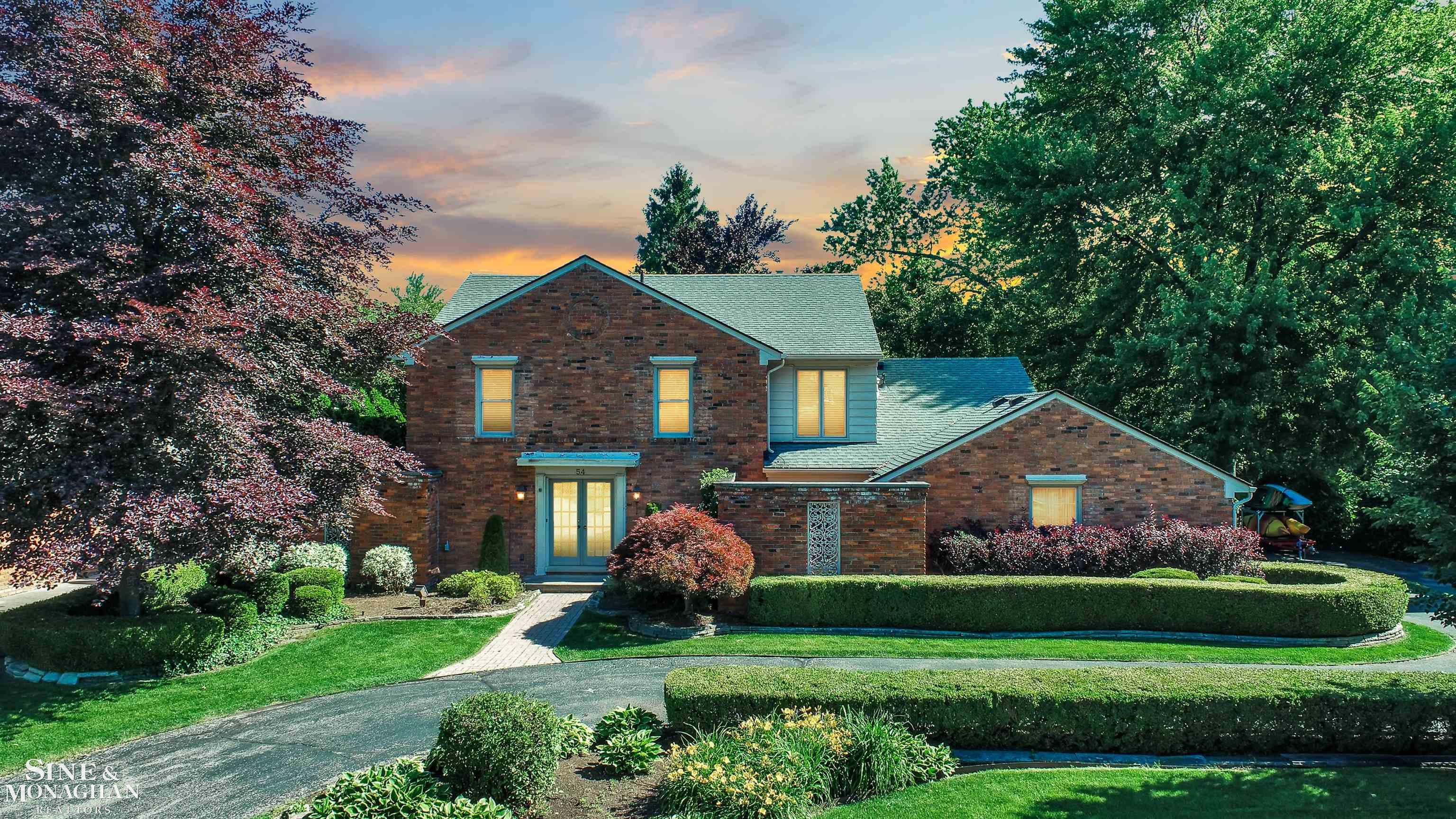 54 Willow Tree Place