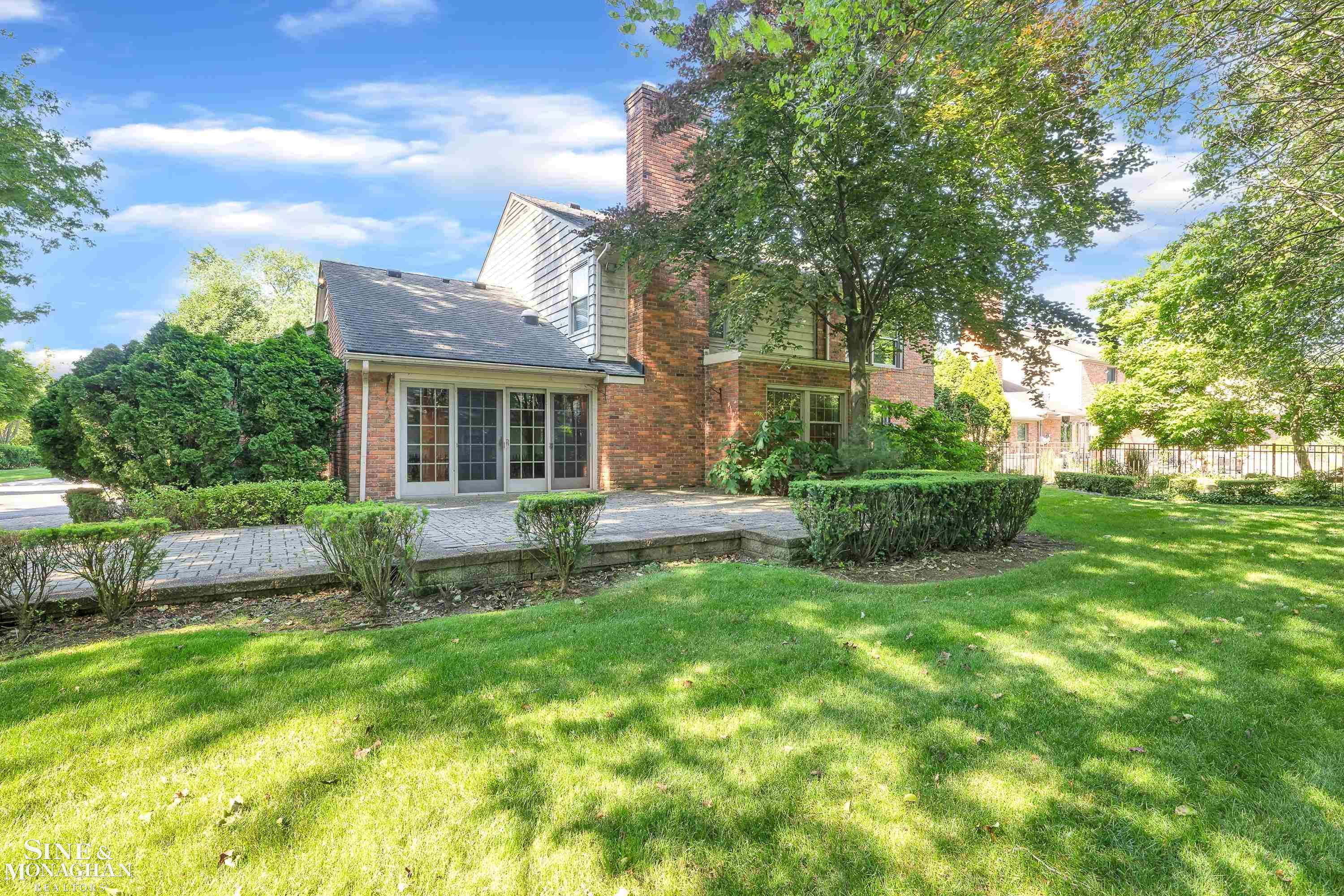 54 Willow Tree Place