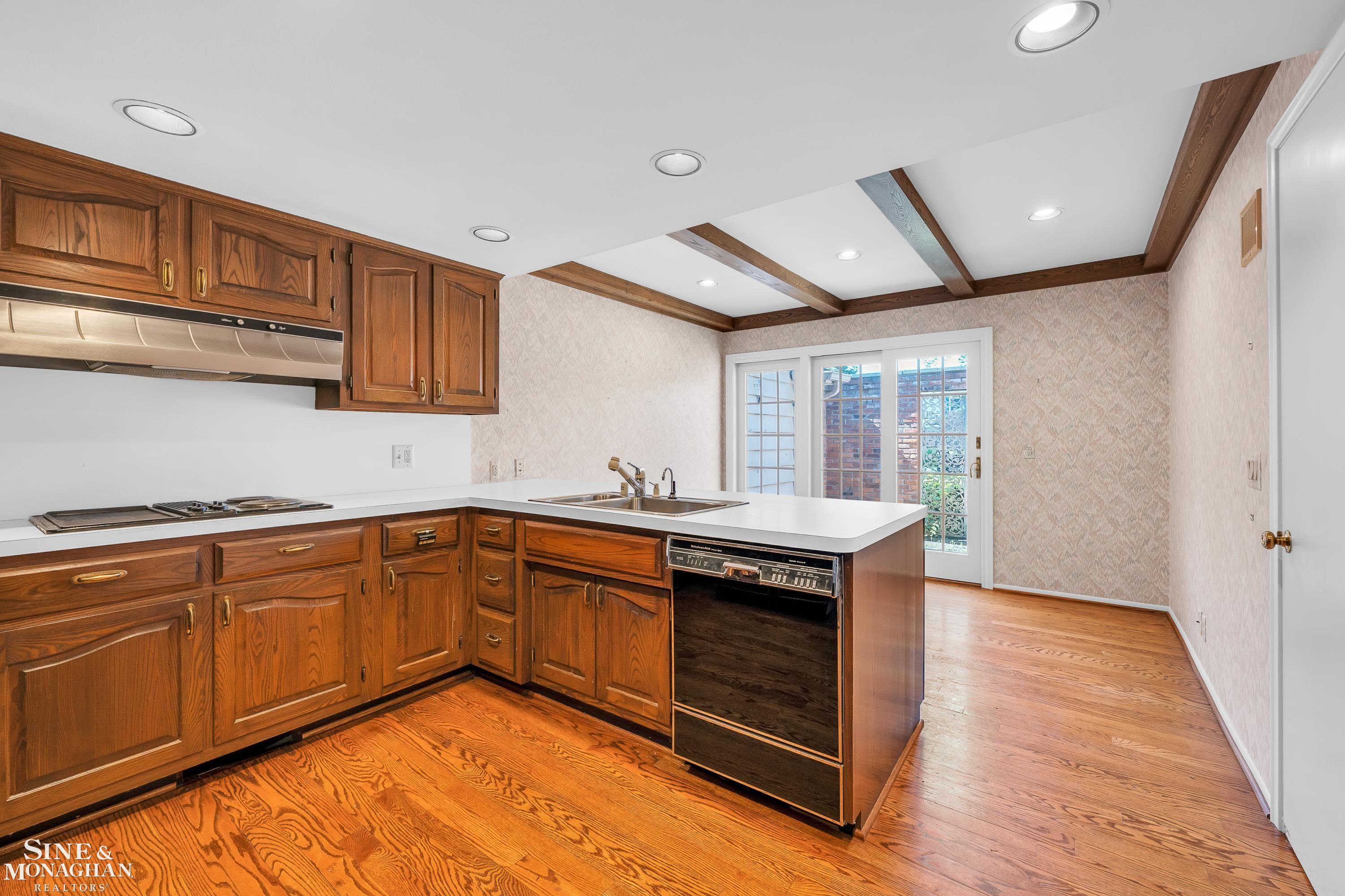 54 Willow Tree Place