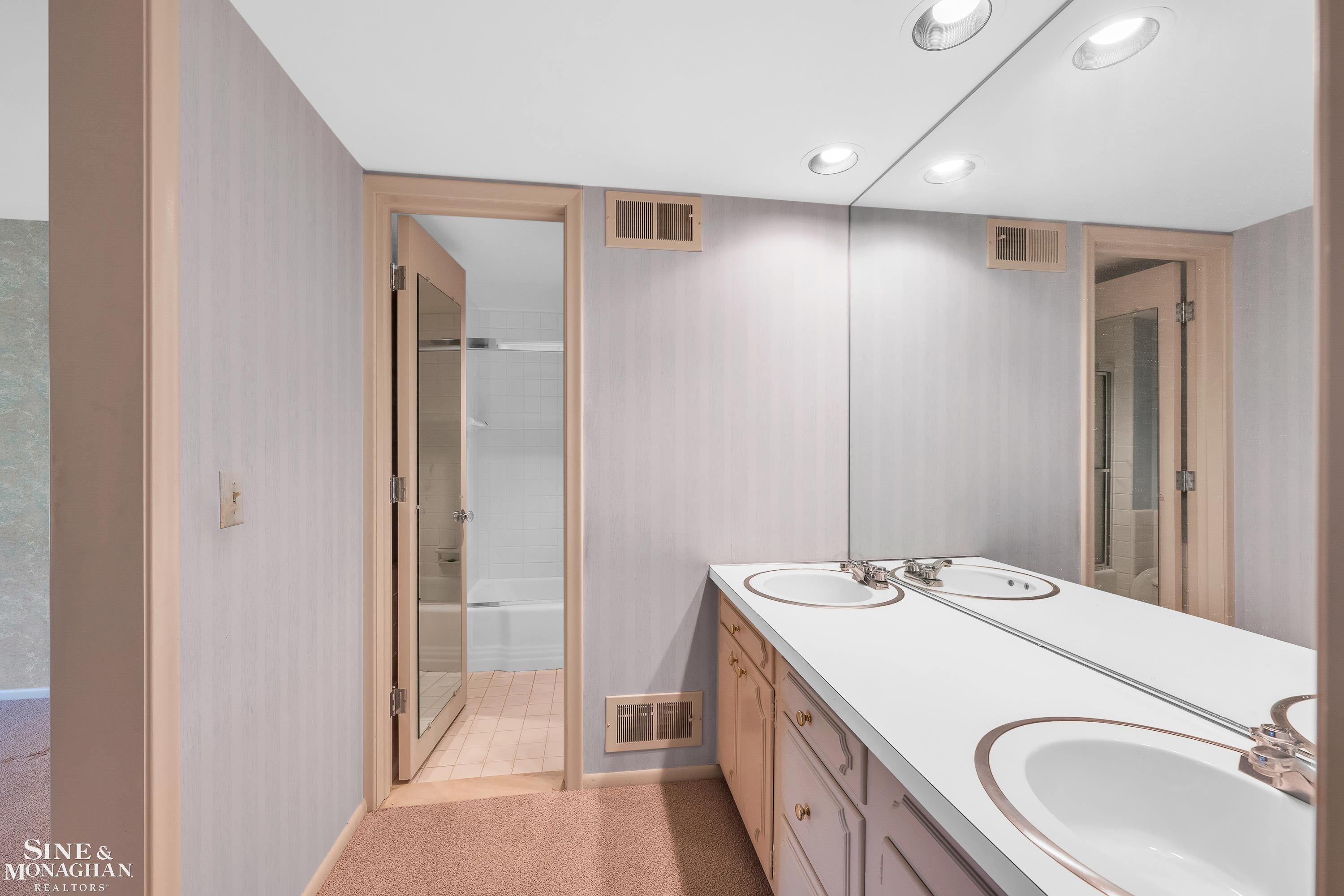 54 Willow Tree Place