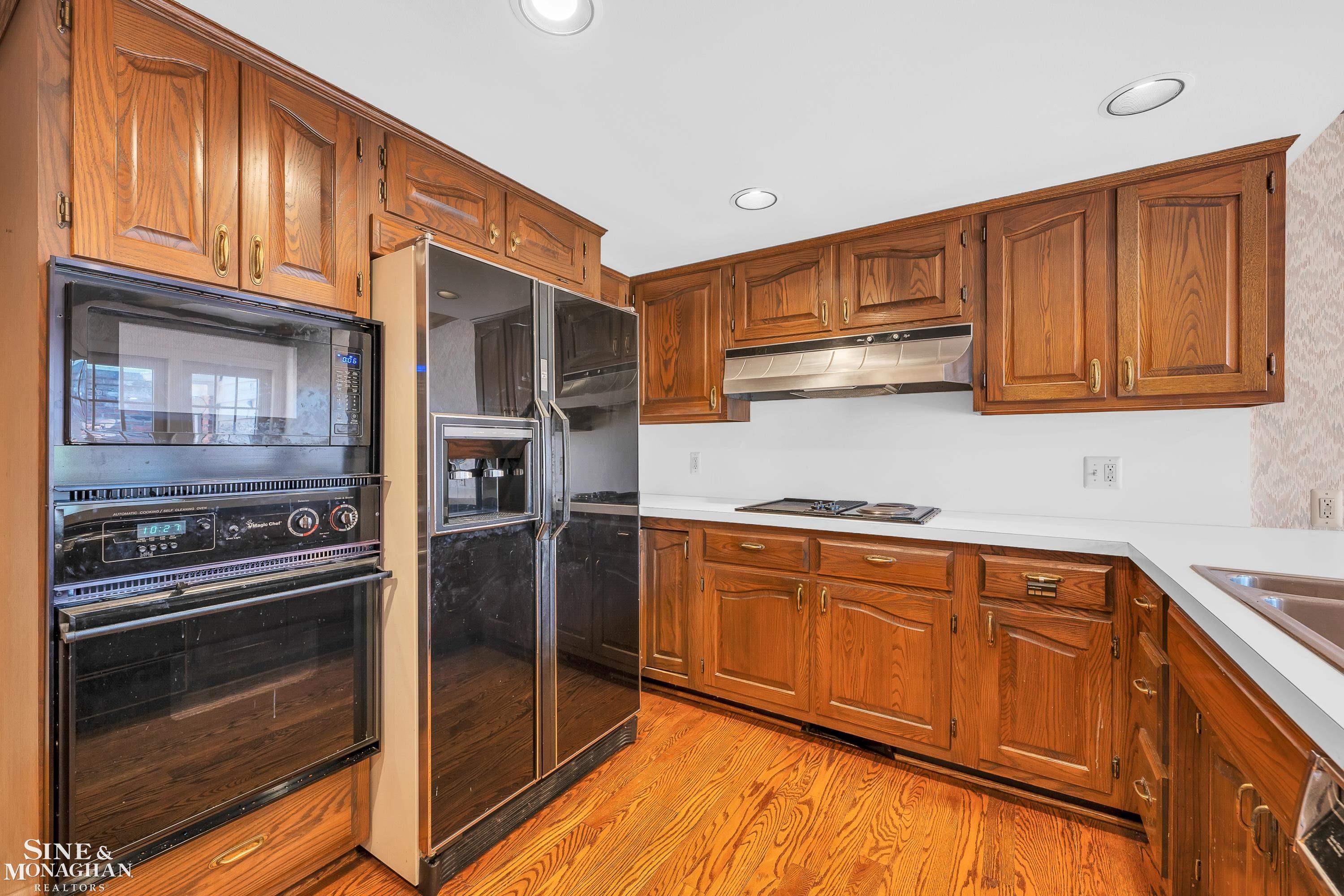 54 Willow Tree Place