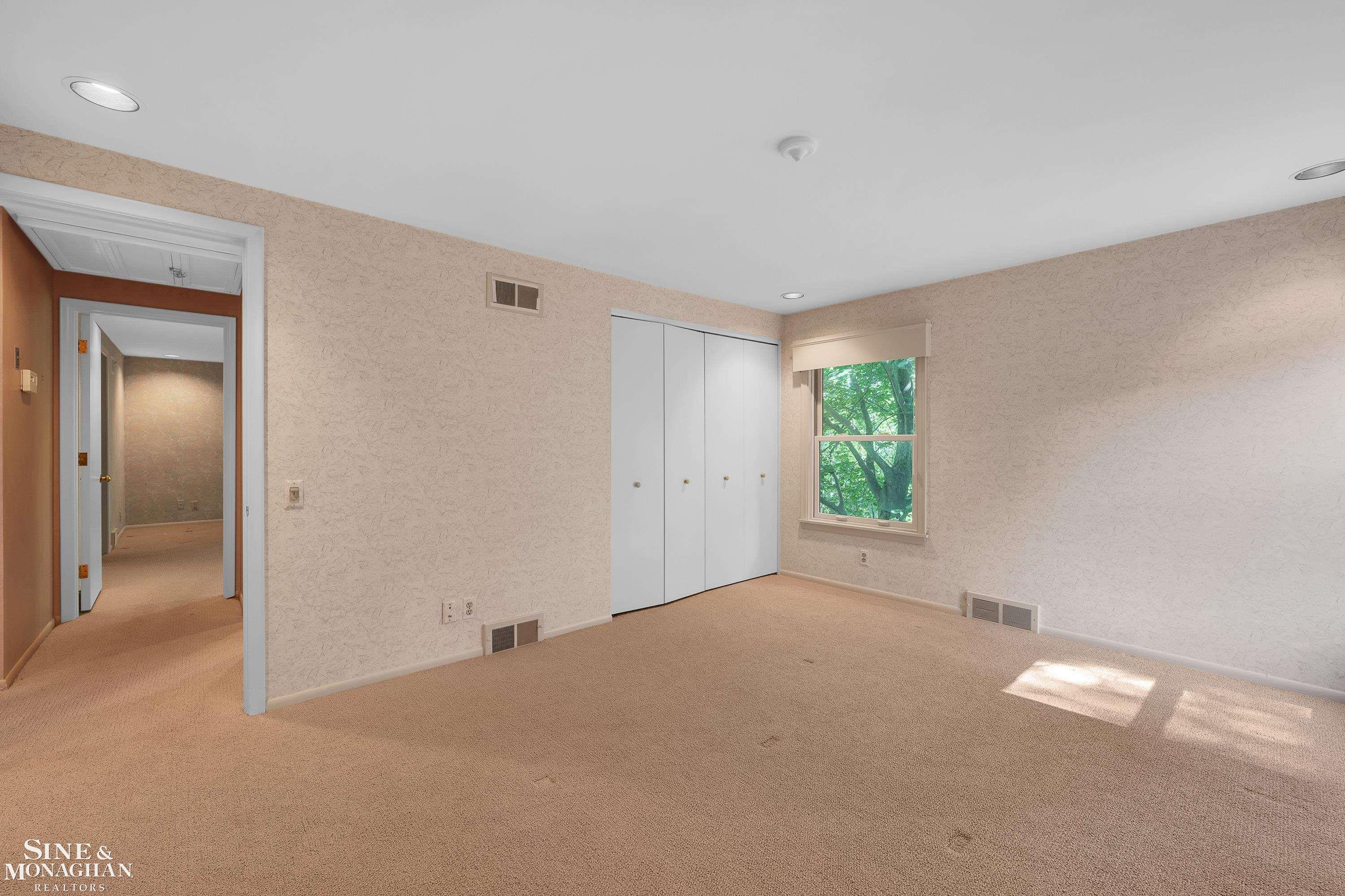 54 Willow Tree Place