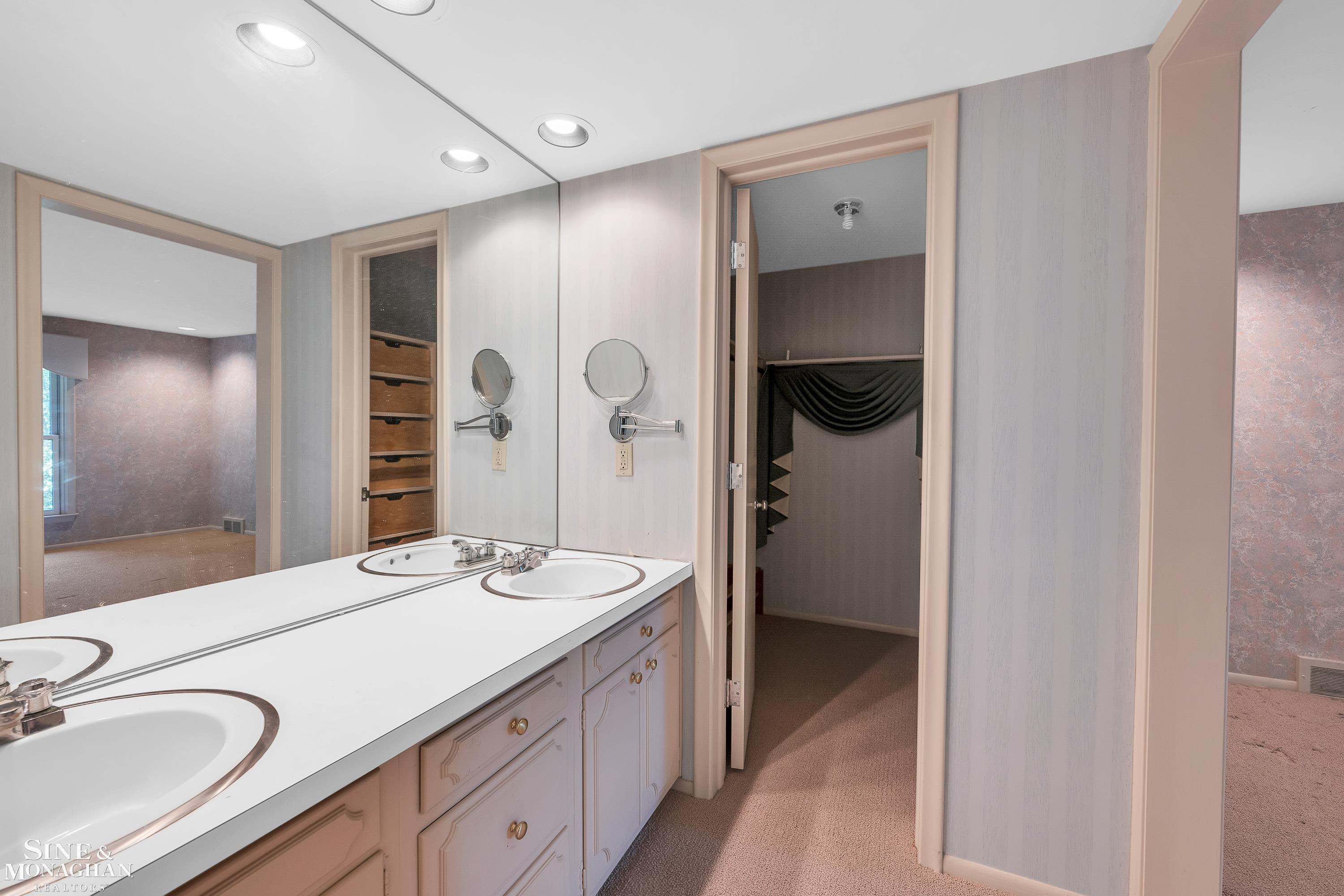 54 Willow Tree Place