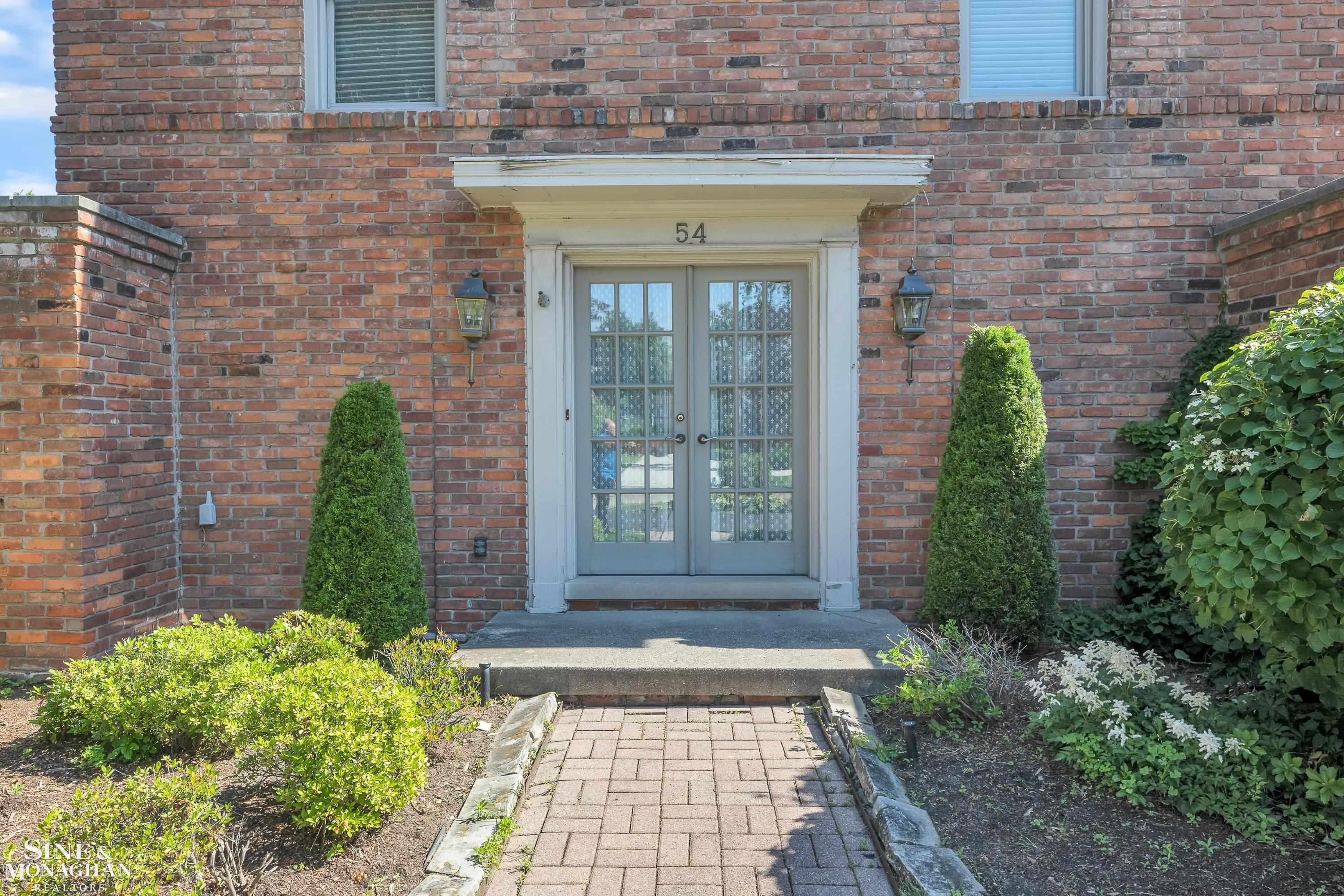 54 Willow Tree Place