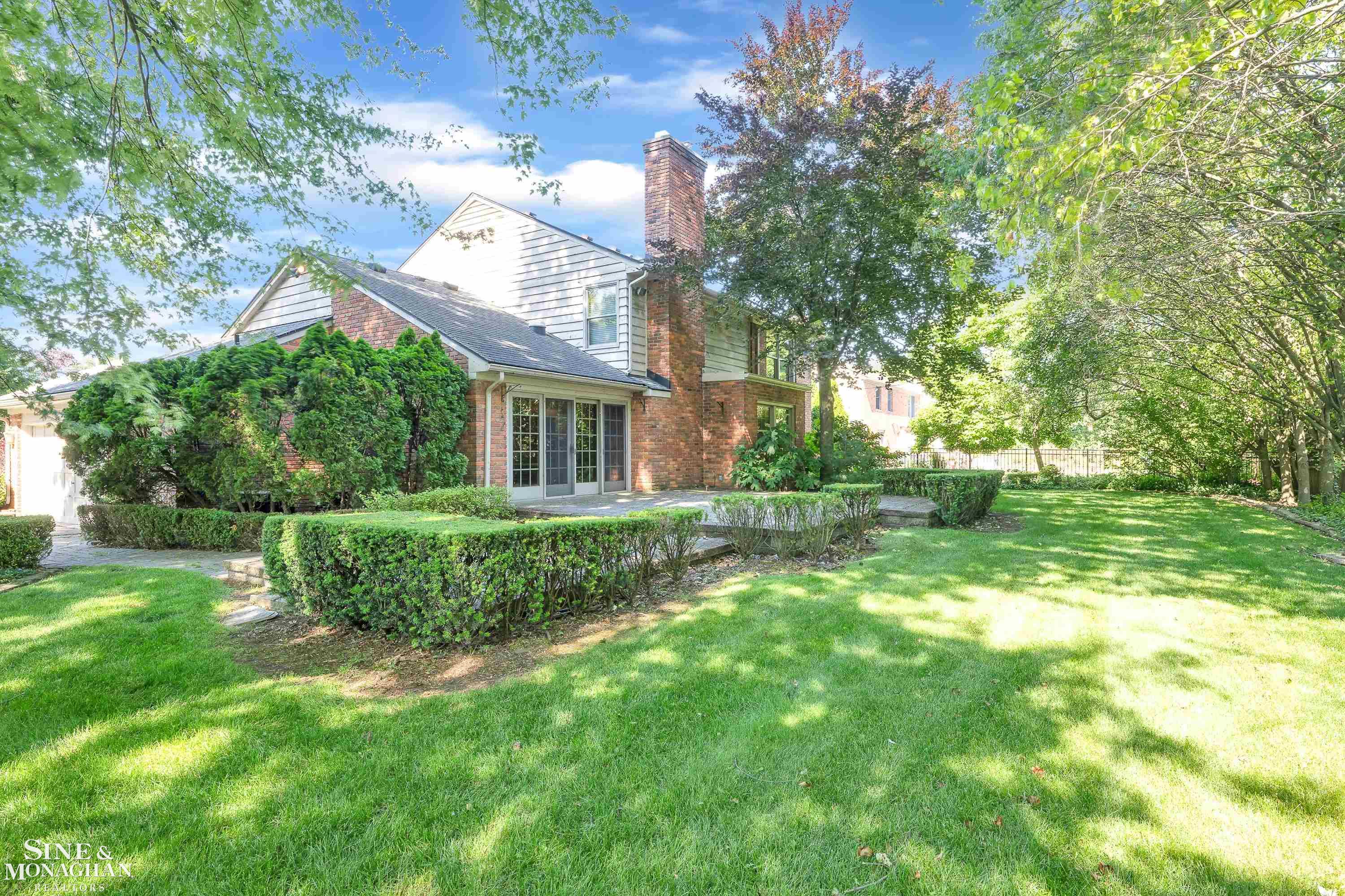 54 Willow Tree Place