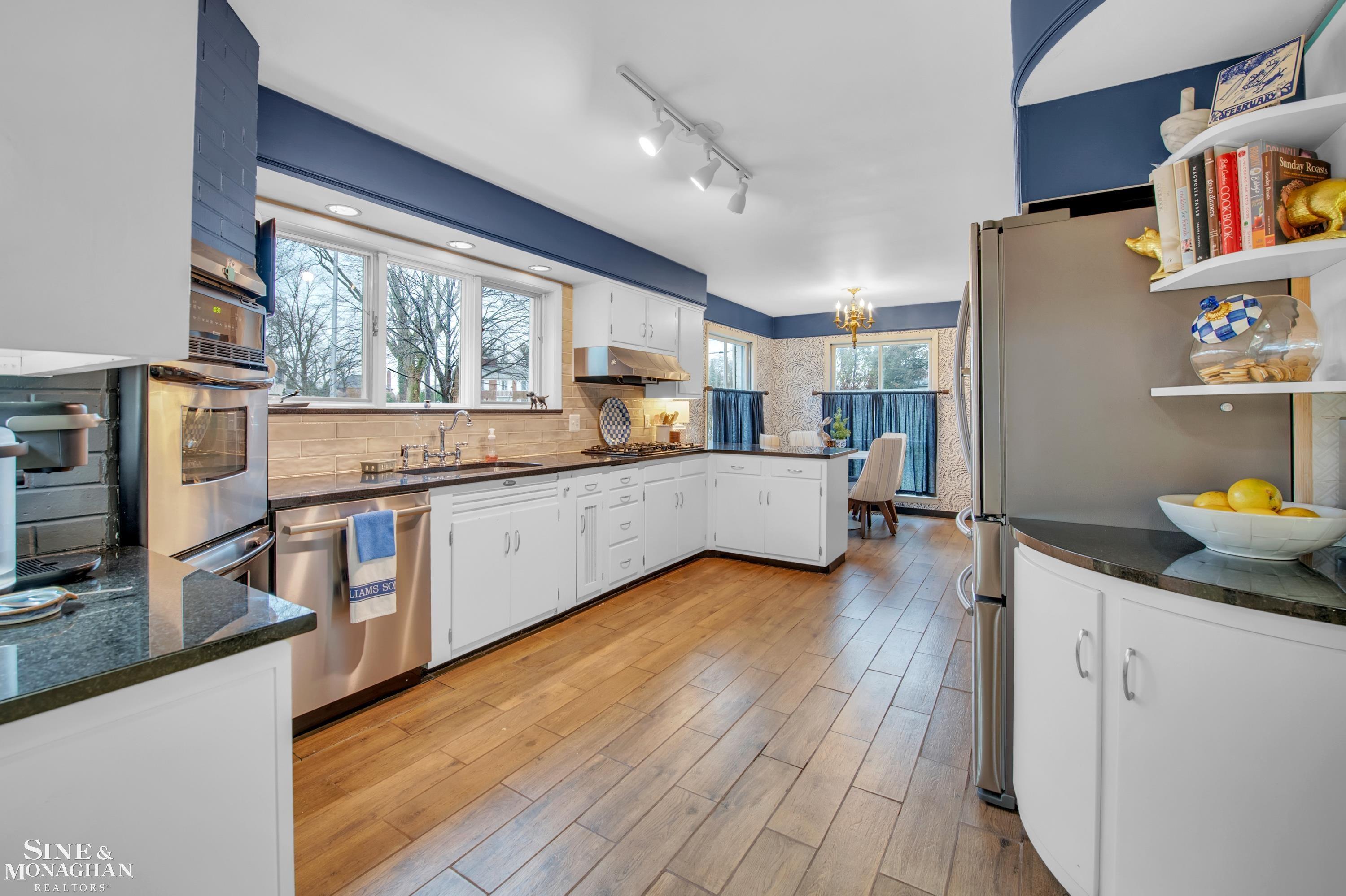 15825 Windmill Pointe Drive