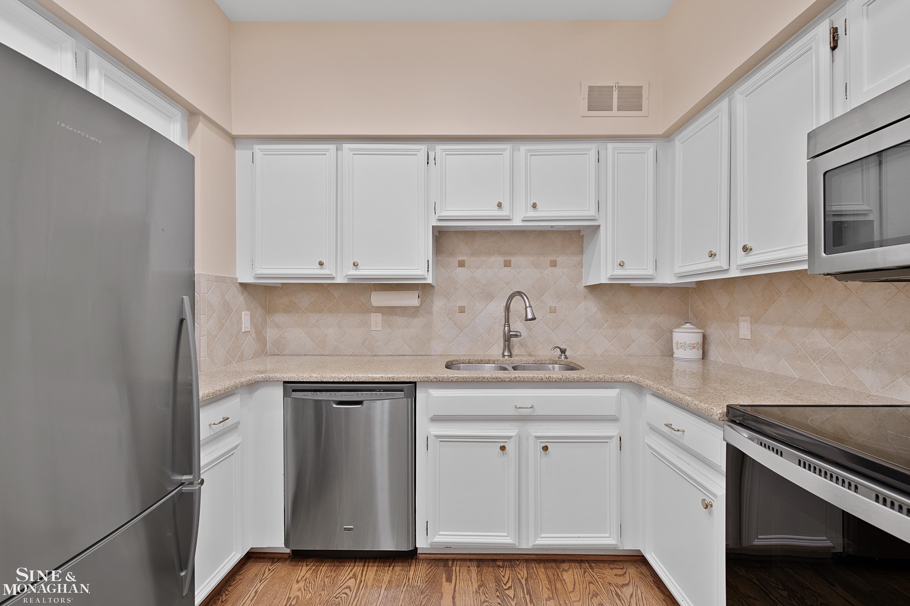 17111 E Jefferson Avenue # 3