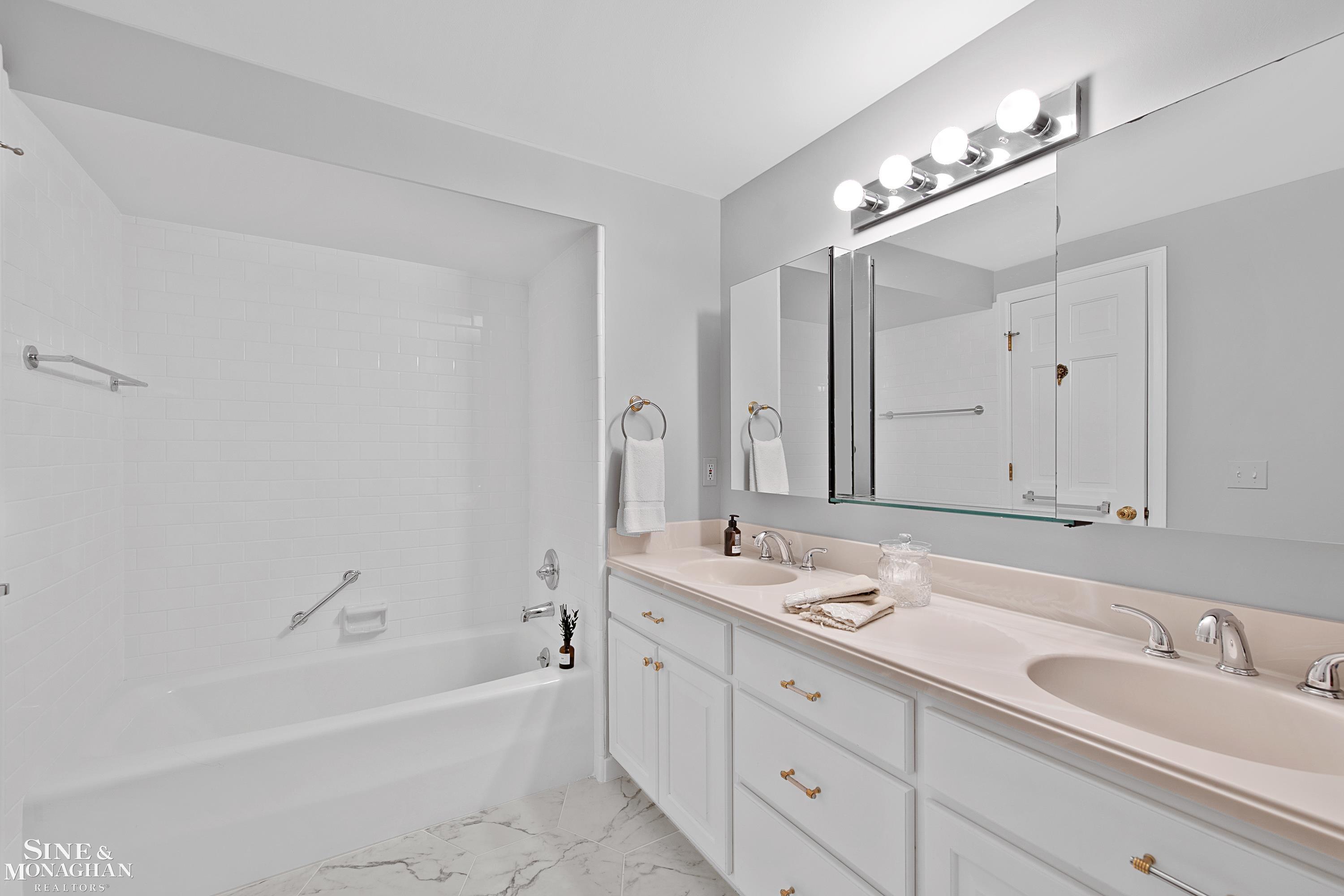 17111 E Jefferson Avenue # 3