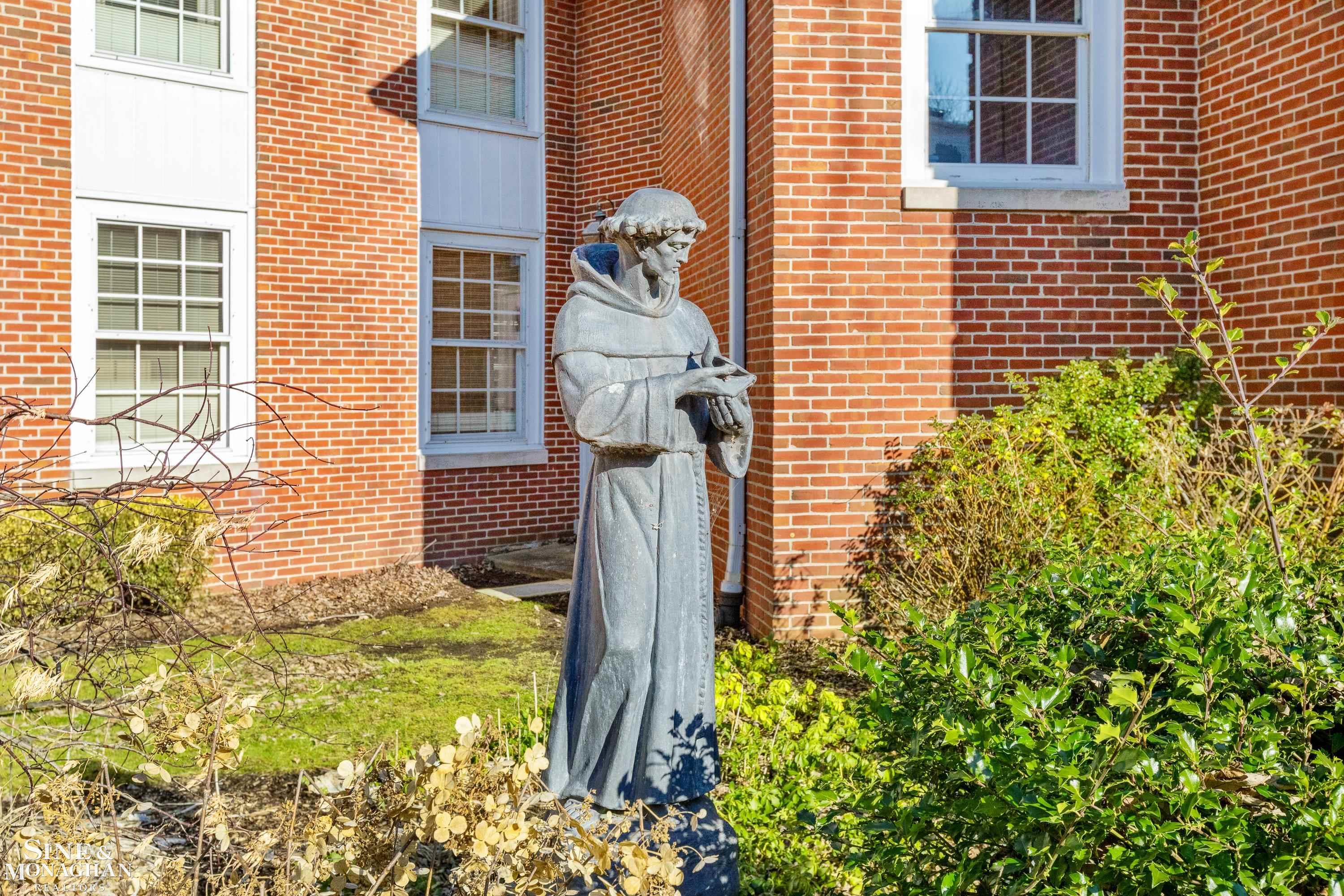 17111 E Jefferson Avenue # 3