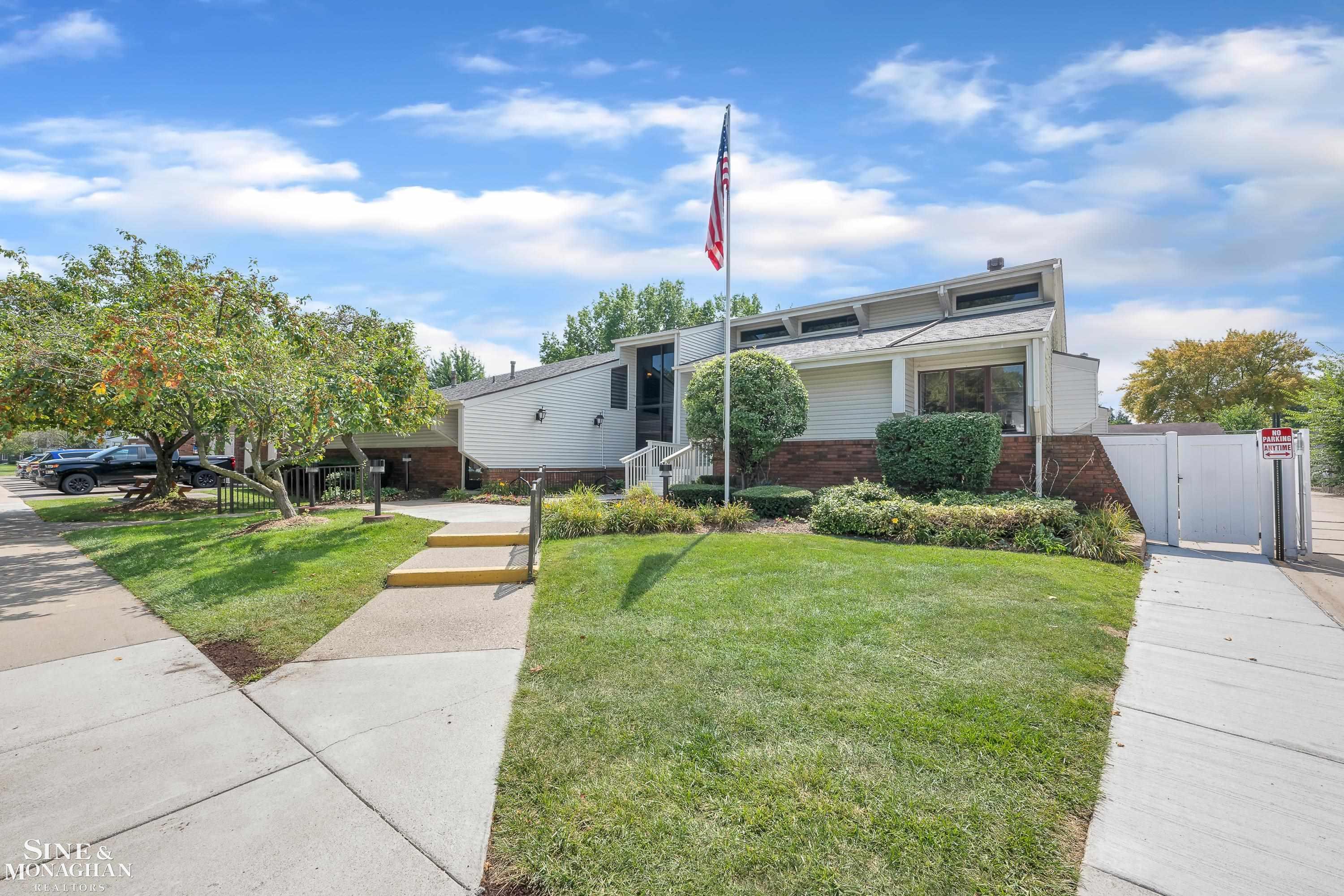 23231 Edsel Ford Court