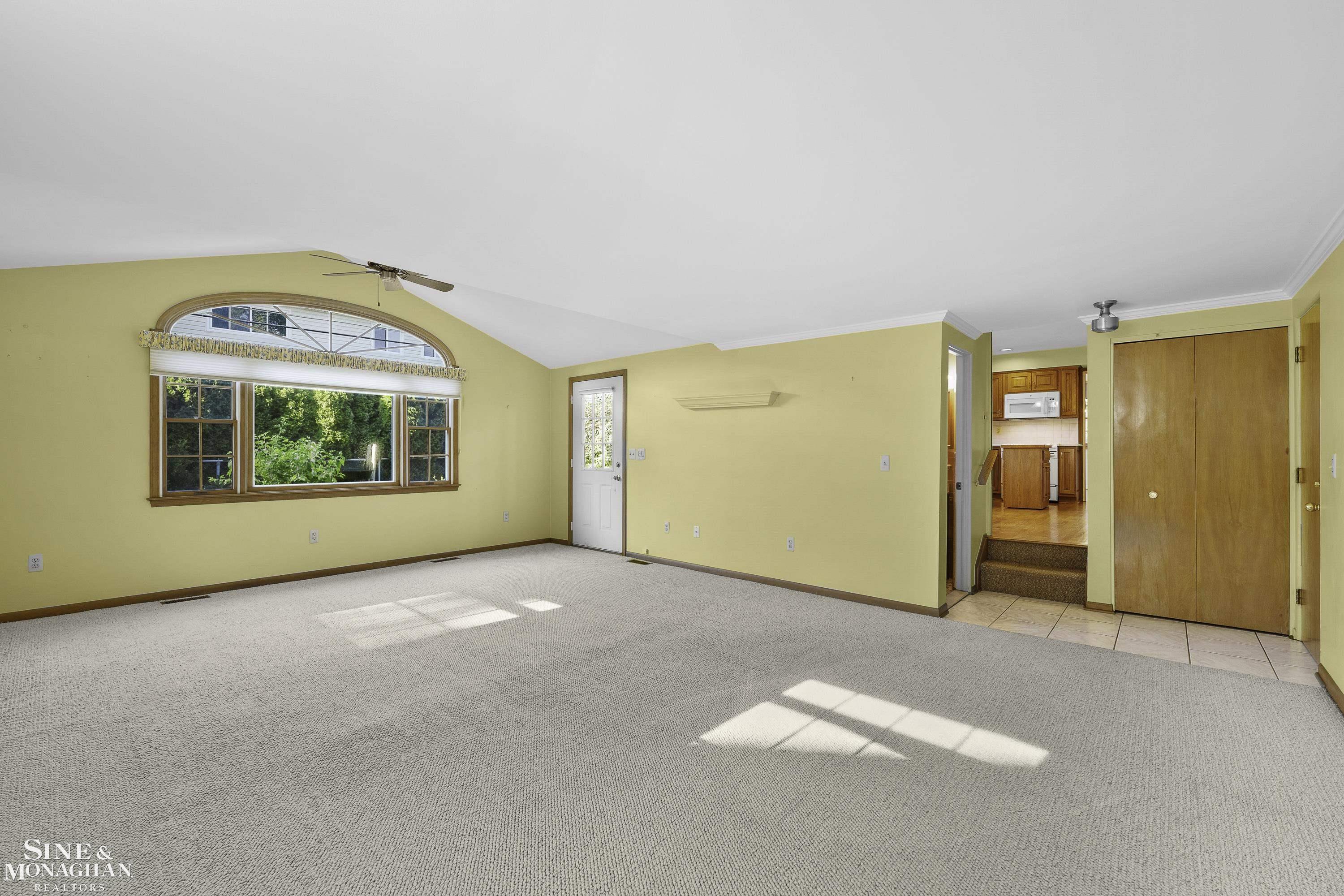 581 N Rosedale Court