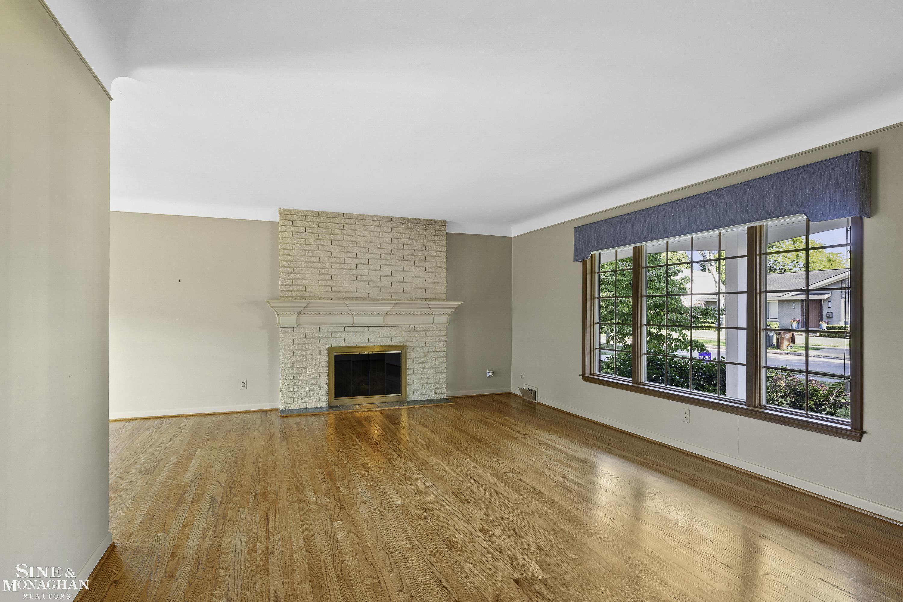 581 N Rosedale Court