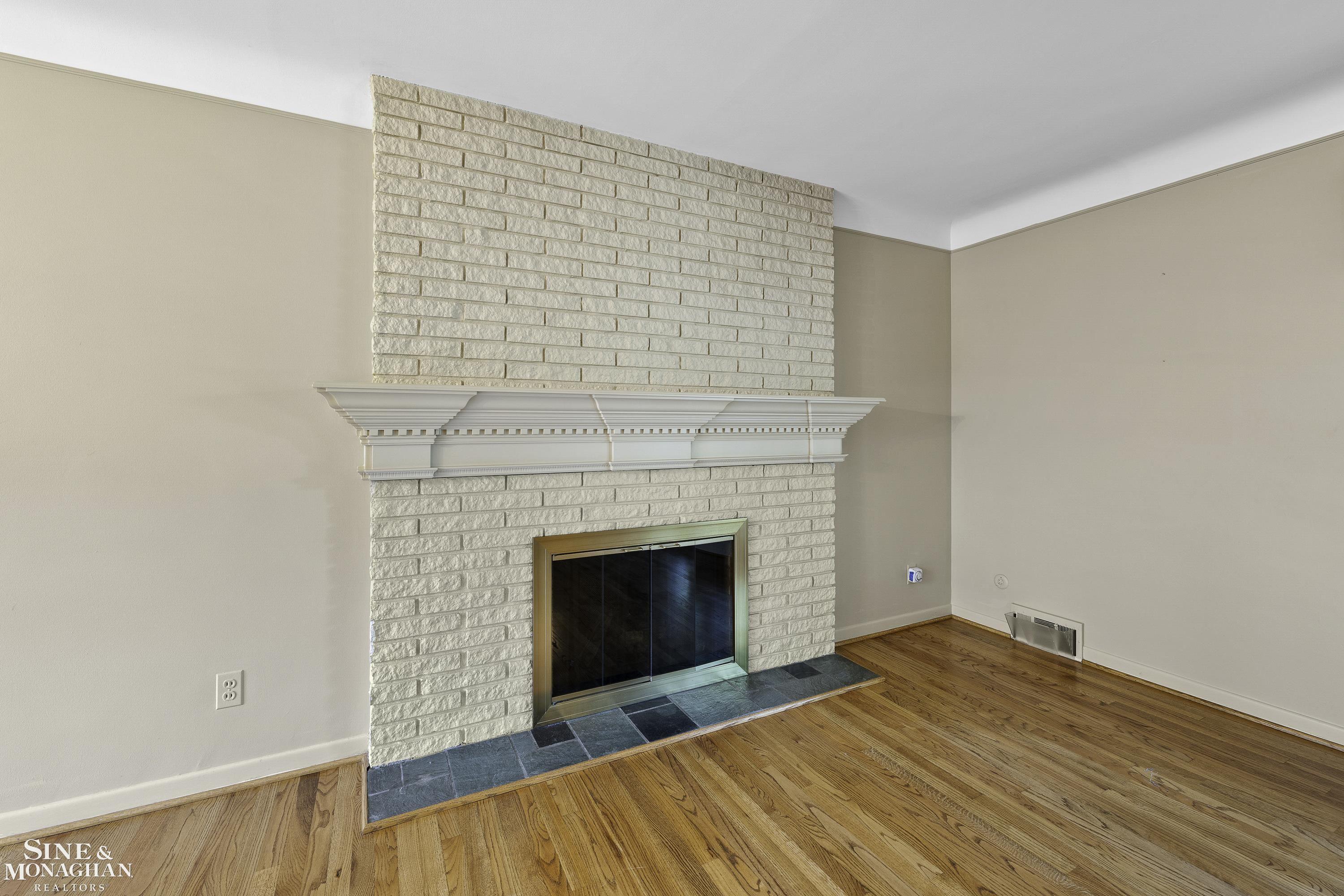 581 N Rosedale Court